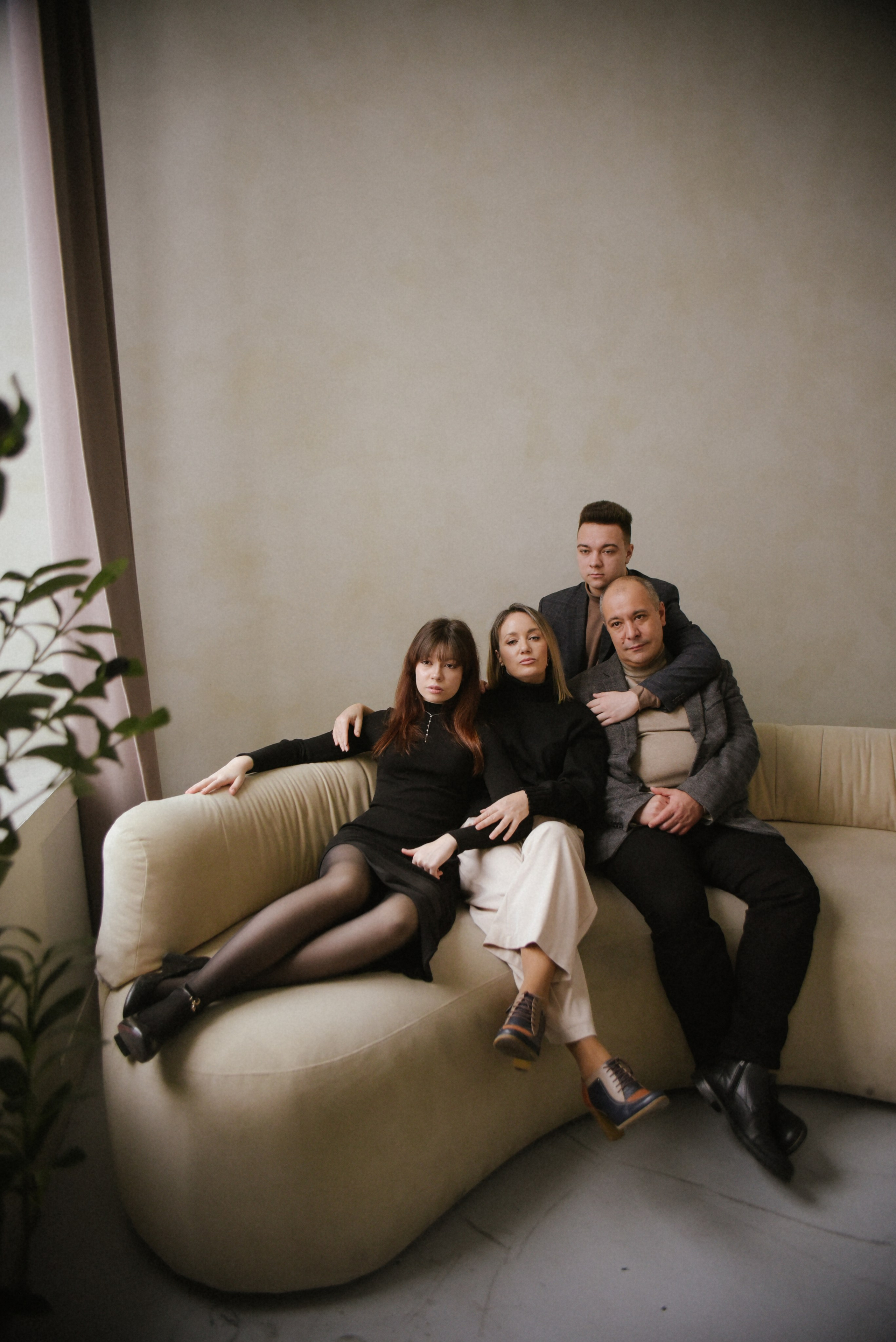 Молодые родители и взрослые дети. Фотограф Лола Волна, город Москва