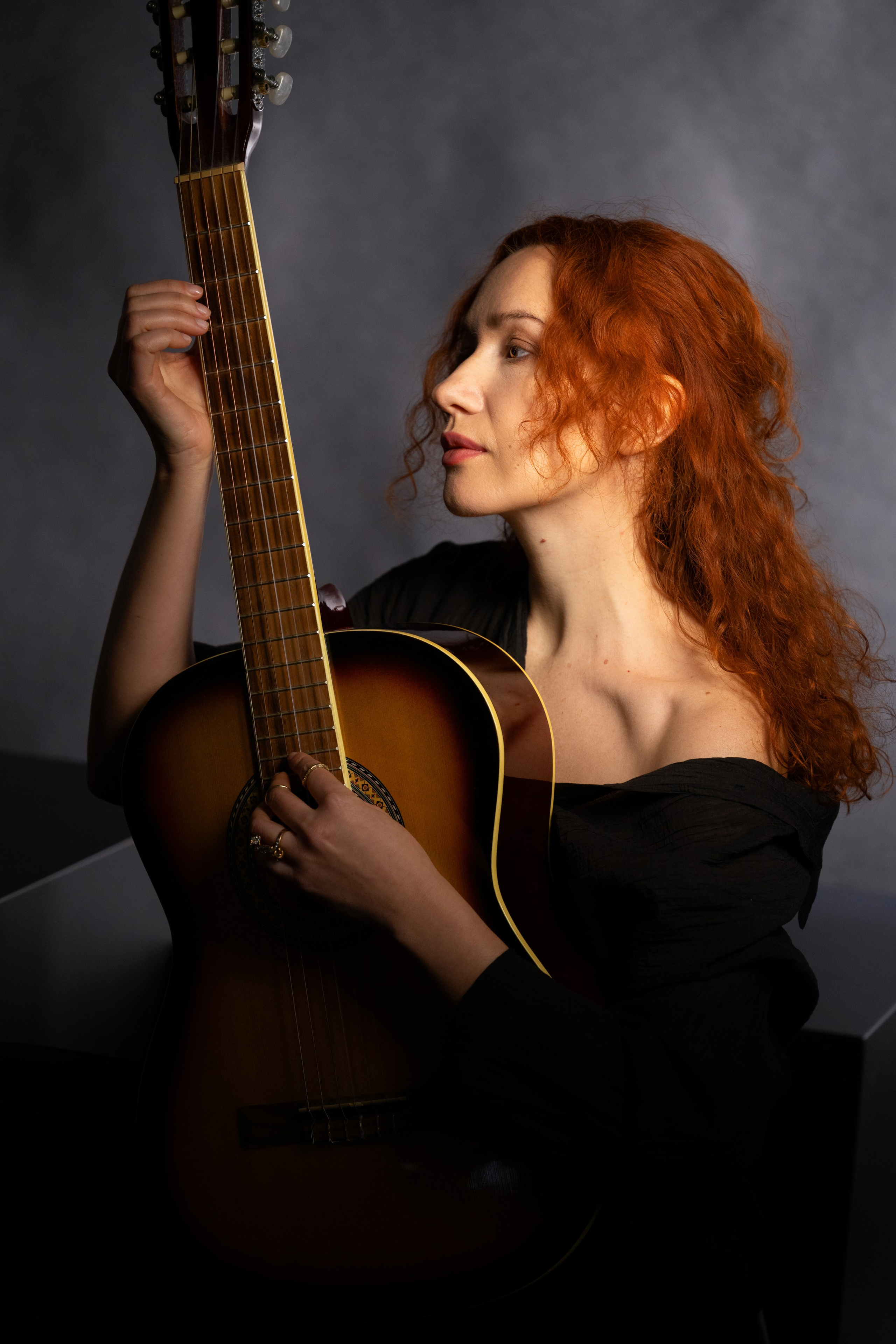 Анастасия. Изгиб гитары