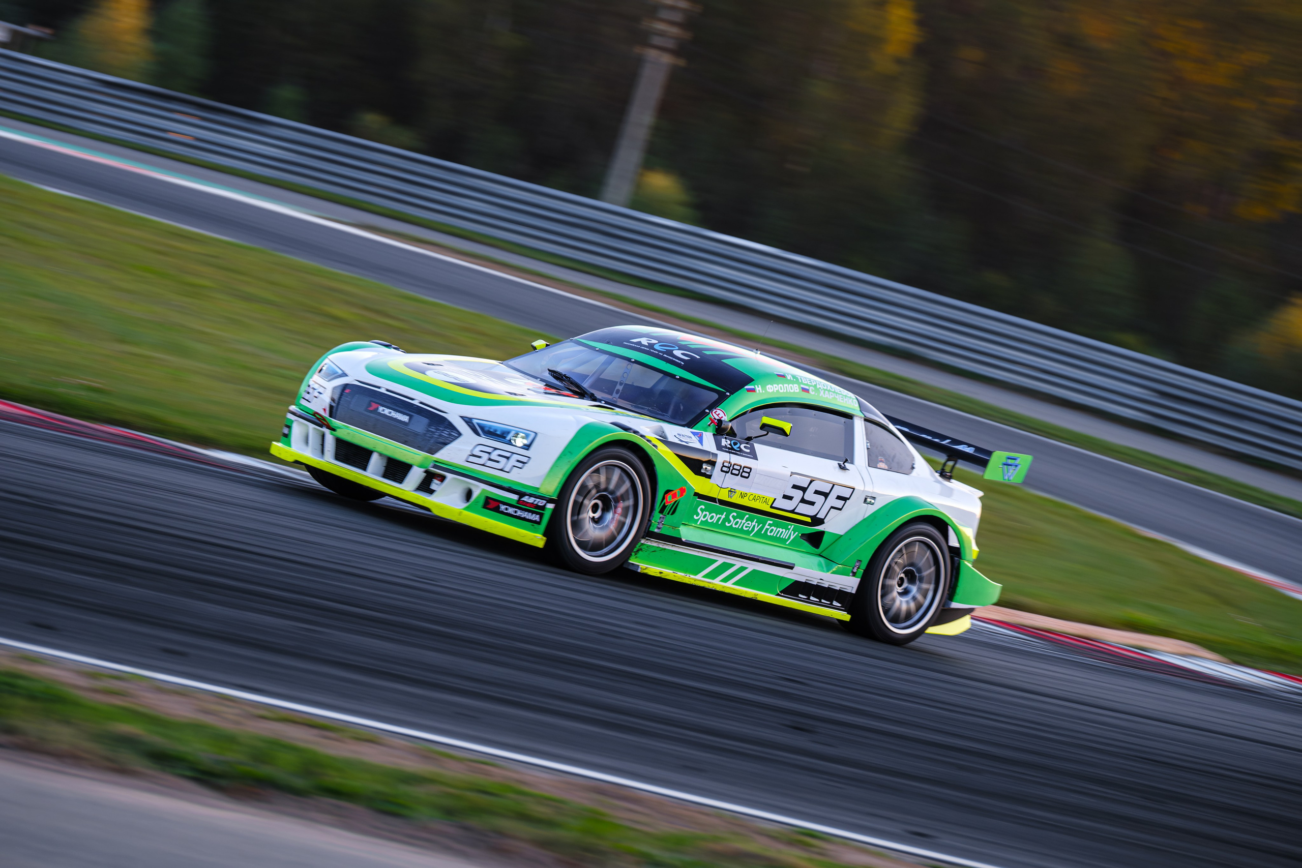 Российская серия гонок на выносливость. Авто и мотоспорт — фотограф Антон Медведев iCoguar