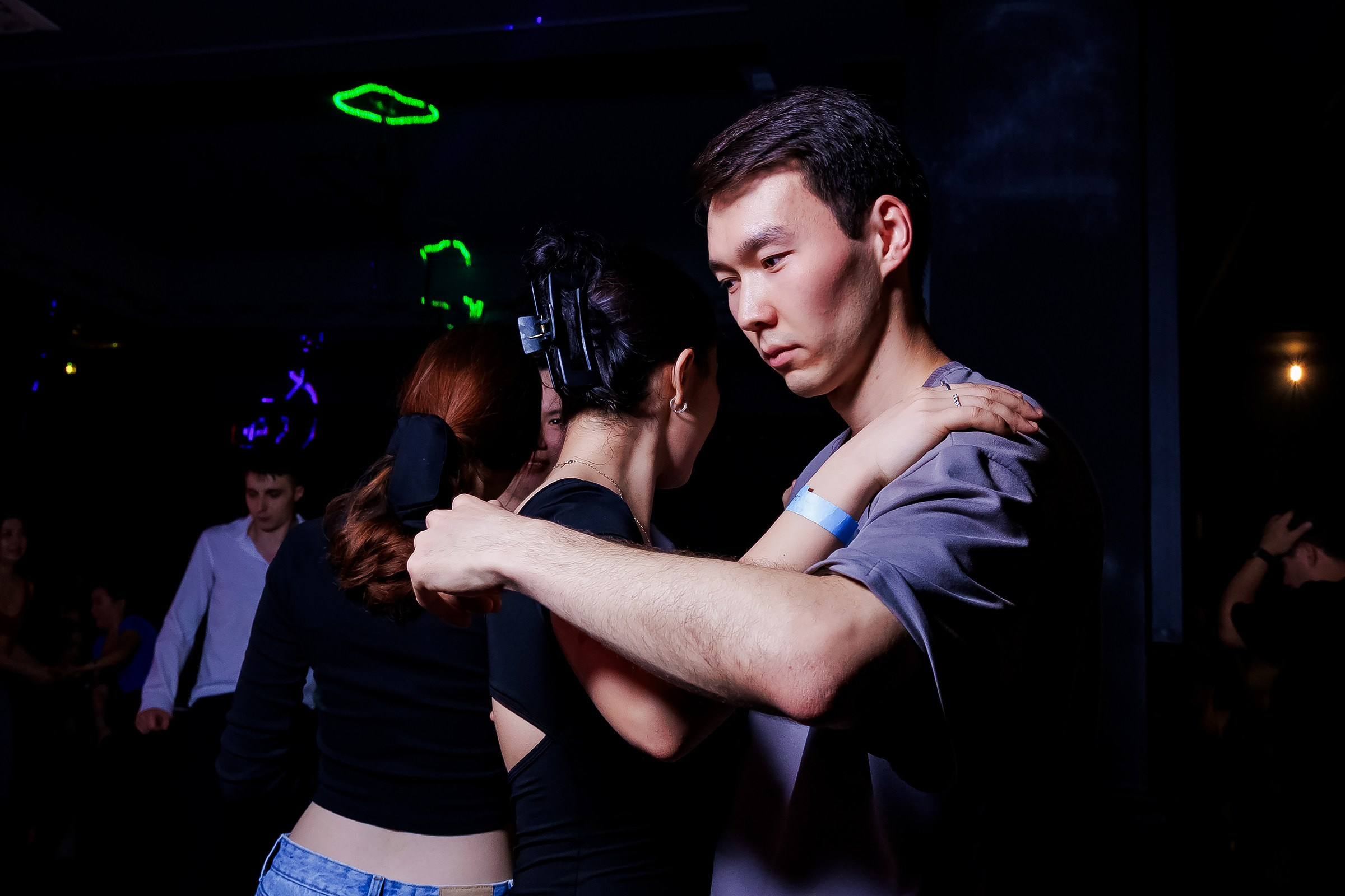 Bachata Party Hola Dance. Репортажный фотограф в Алматы Каюпов Сержан