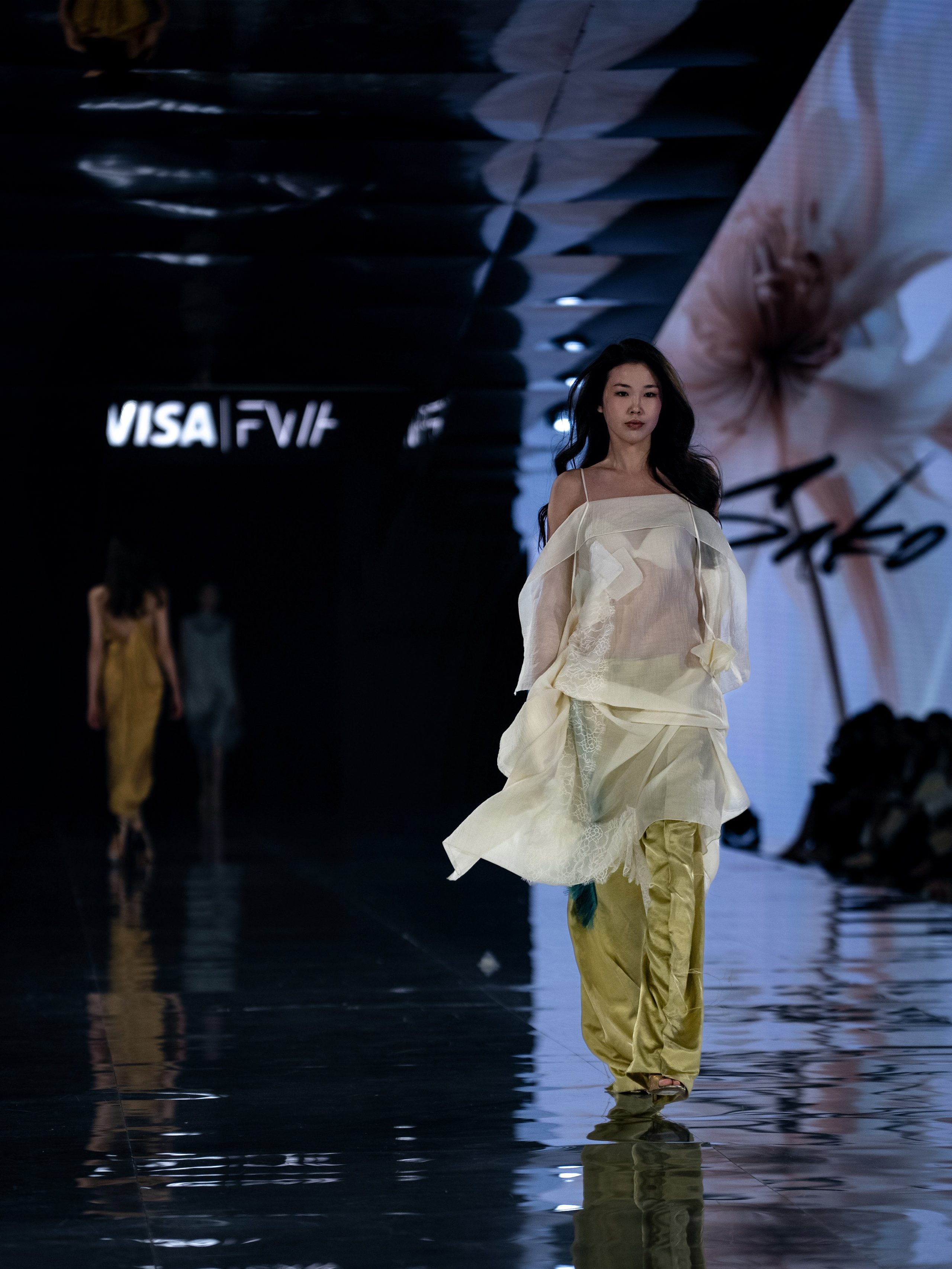 Visa Fashion Week Sako. Сайт Алматинского НЮ АРТ, будуар и фэшн фотографа Дениса Карпенко