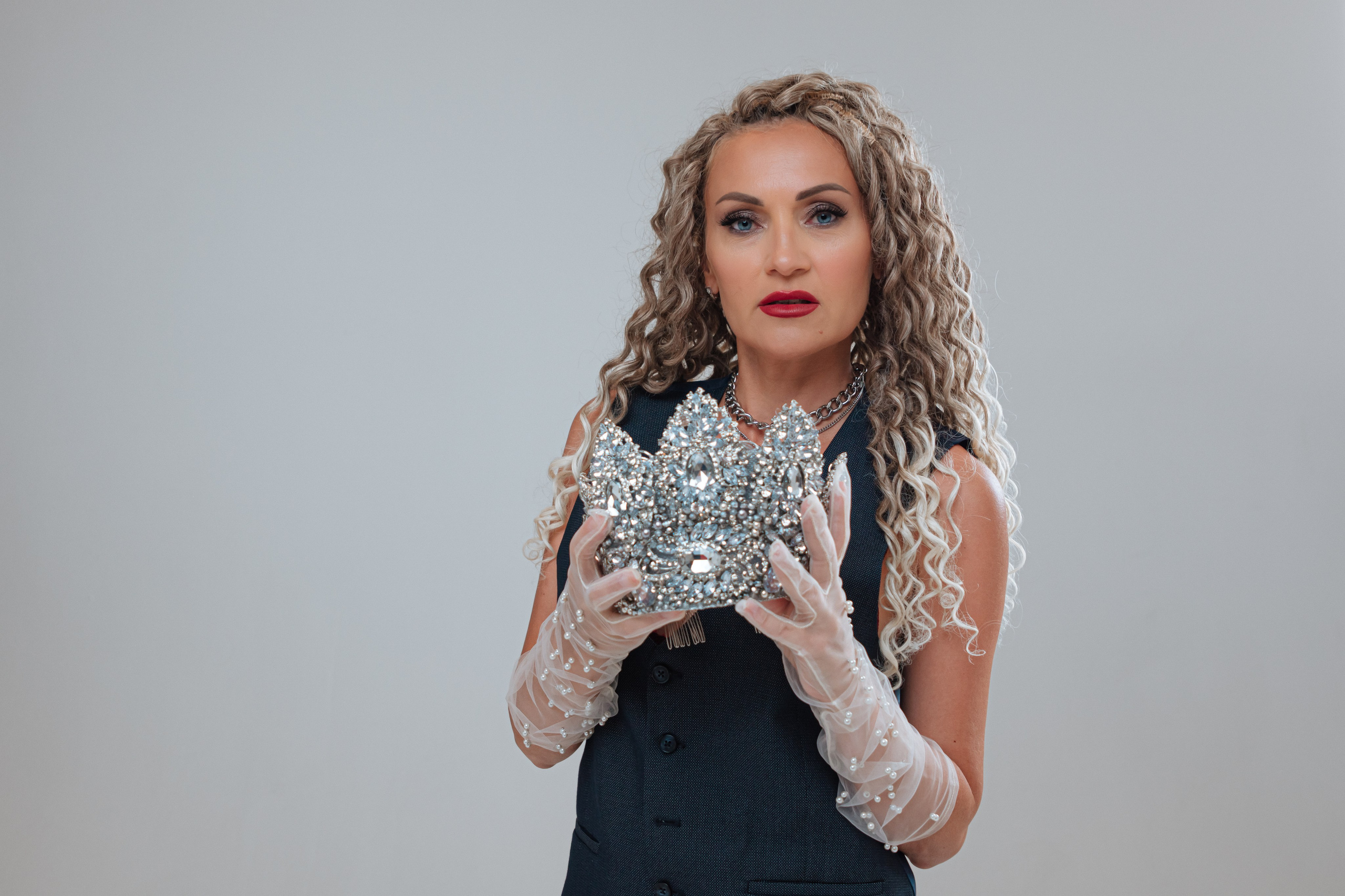 Фотосессия Superwoman Натальи и Светланы для афишы. Портретный фотограф в Санкт-Петербурге Дмитриева Наталия