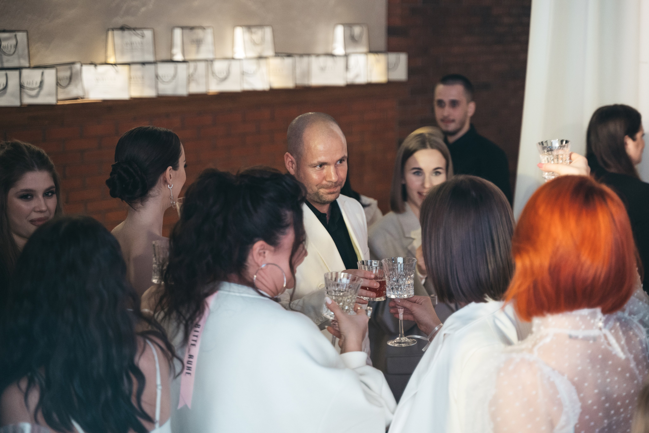 WhiteRoom Pre-wedding. Репортажный и свадебный фотограф в Сургуте