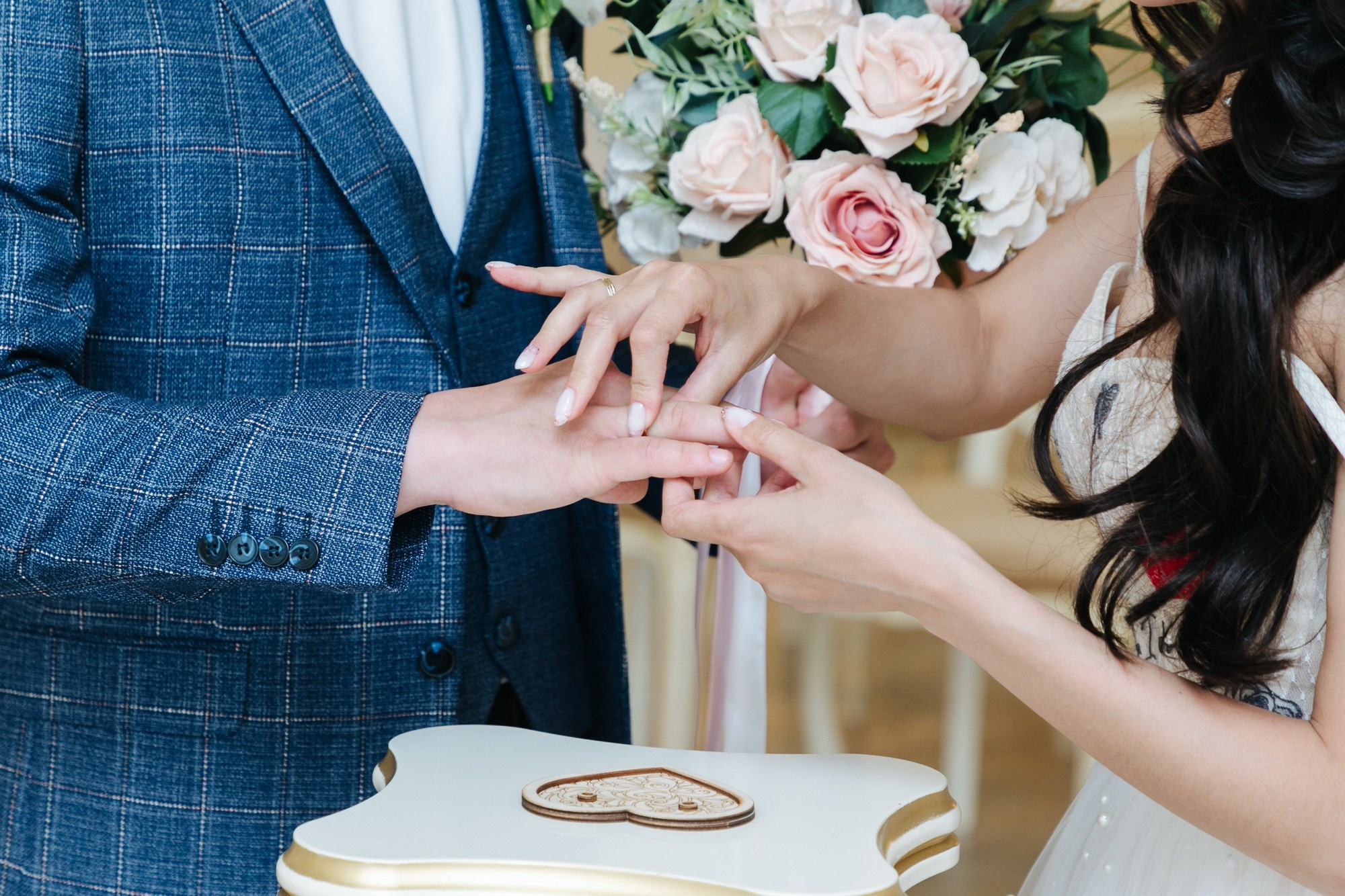 где провести свадьбу в спб, петергофе, свадебный костюм для жениха магазины, свадебный салон в спб найти, торт для свадьбы заказать, найти фотографа на свадьбу, праздник