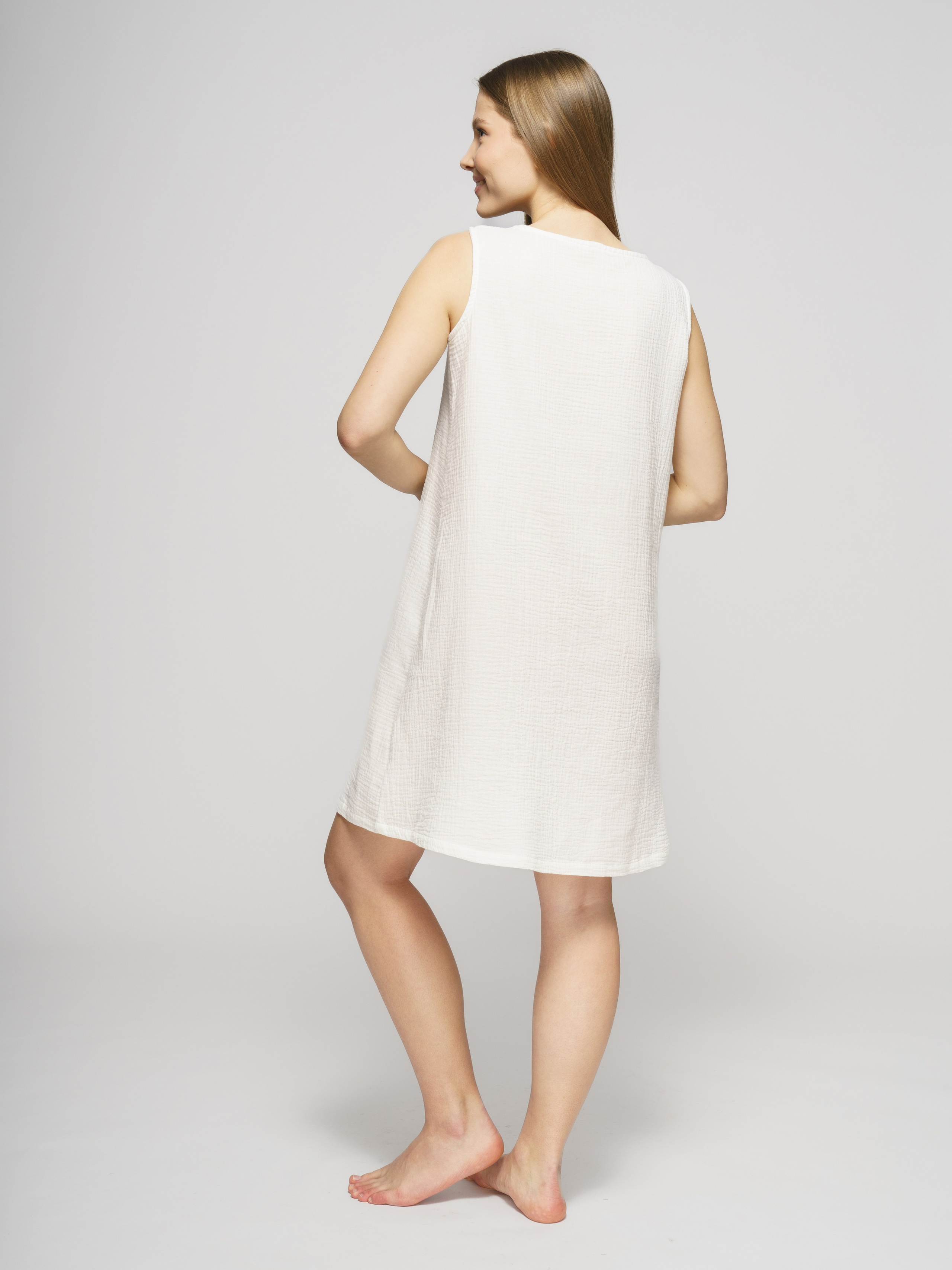 Лён (фартук, сорочки), модель Оксана. KED Production — продакшн из СПб. Создаём фото, видео и контент, который помогает брендам и селлерам продавать больше