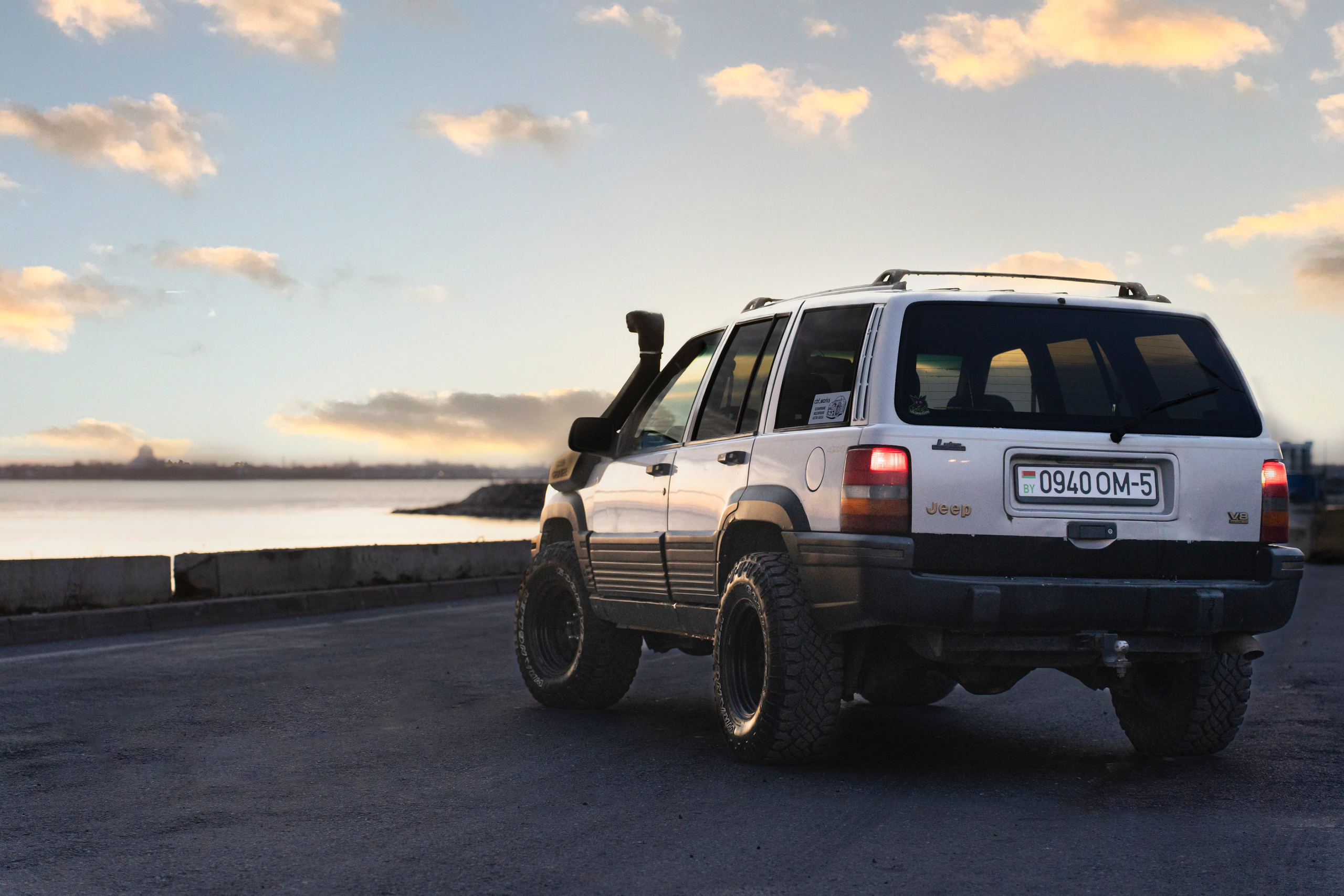 Jeep Grand Cherokee. Автомобильный фотограф в Санкт Петербурге. Евгений Коновалов
