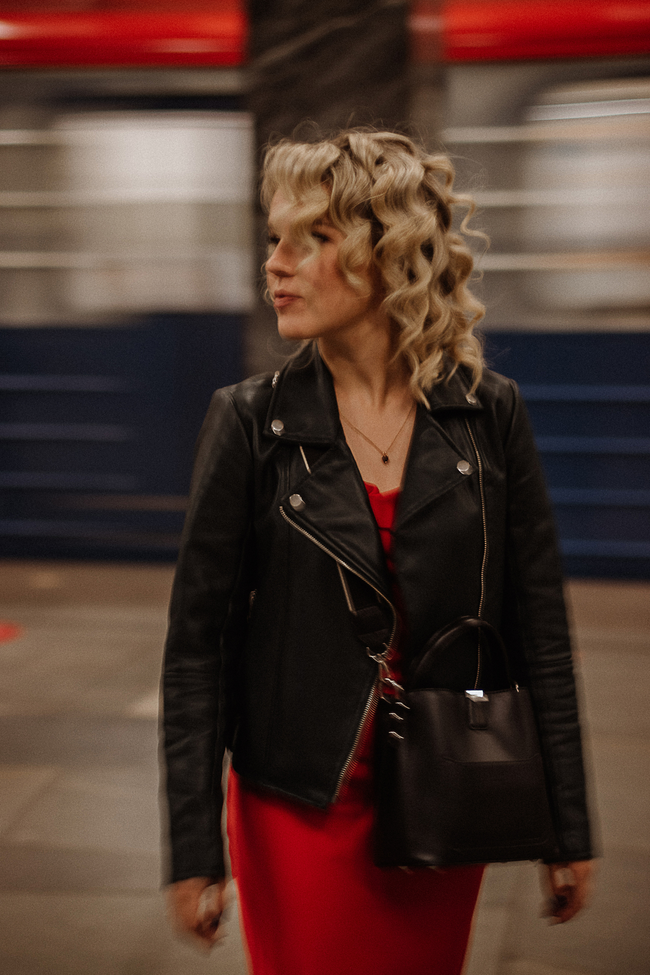 Частные клиентские съемки Москва Петербург. Бьюти- и портретный фотограф в Москве Полли Максимова. Создаю съёмки и делаю ретушь для брендов косметики и рекламы