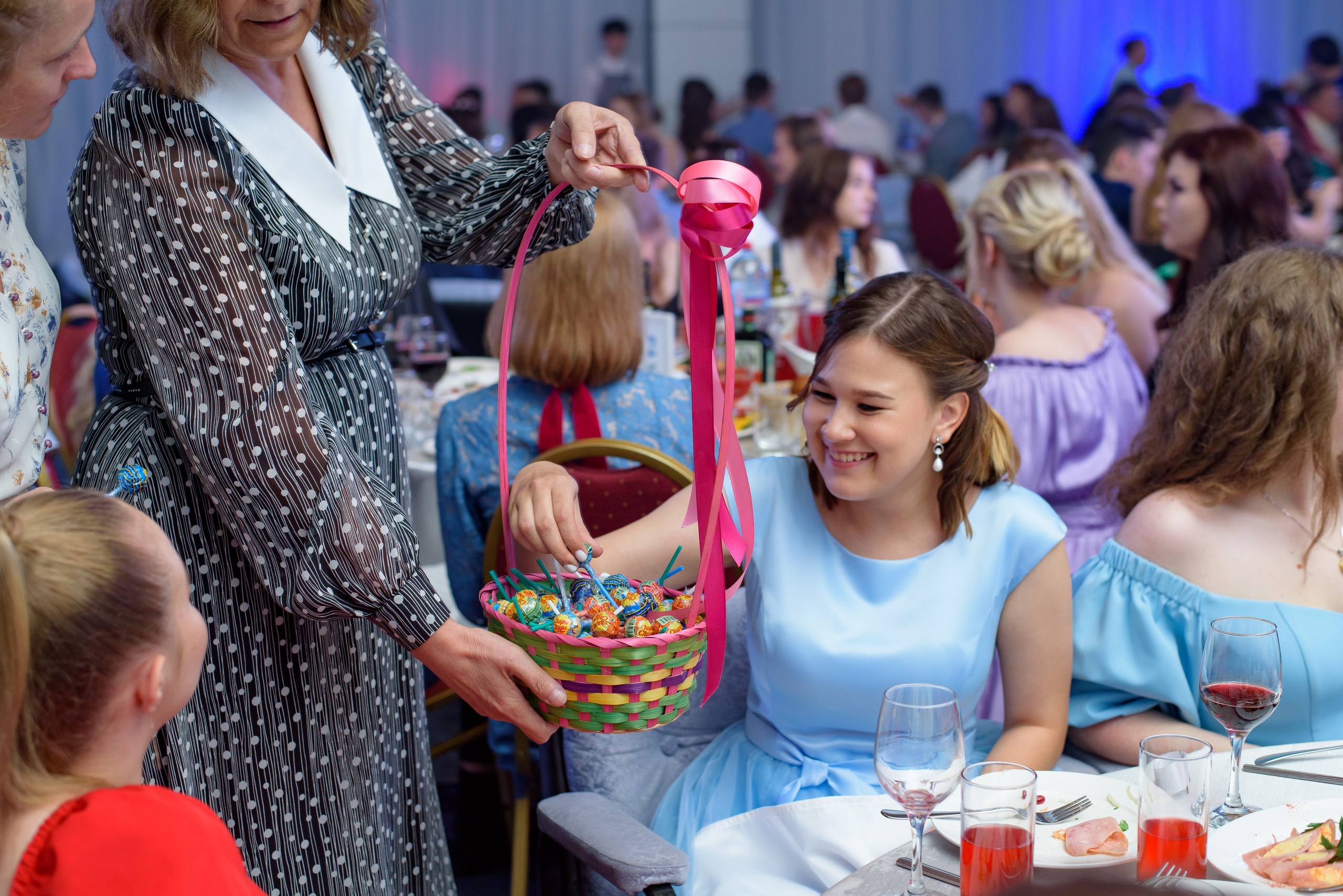 Выпускной 9-11классы. Выпускные книги Анапа Новороссийск Краснодар