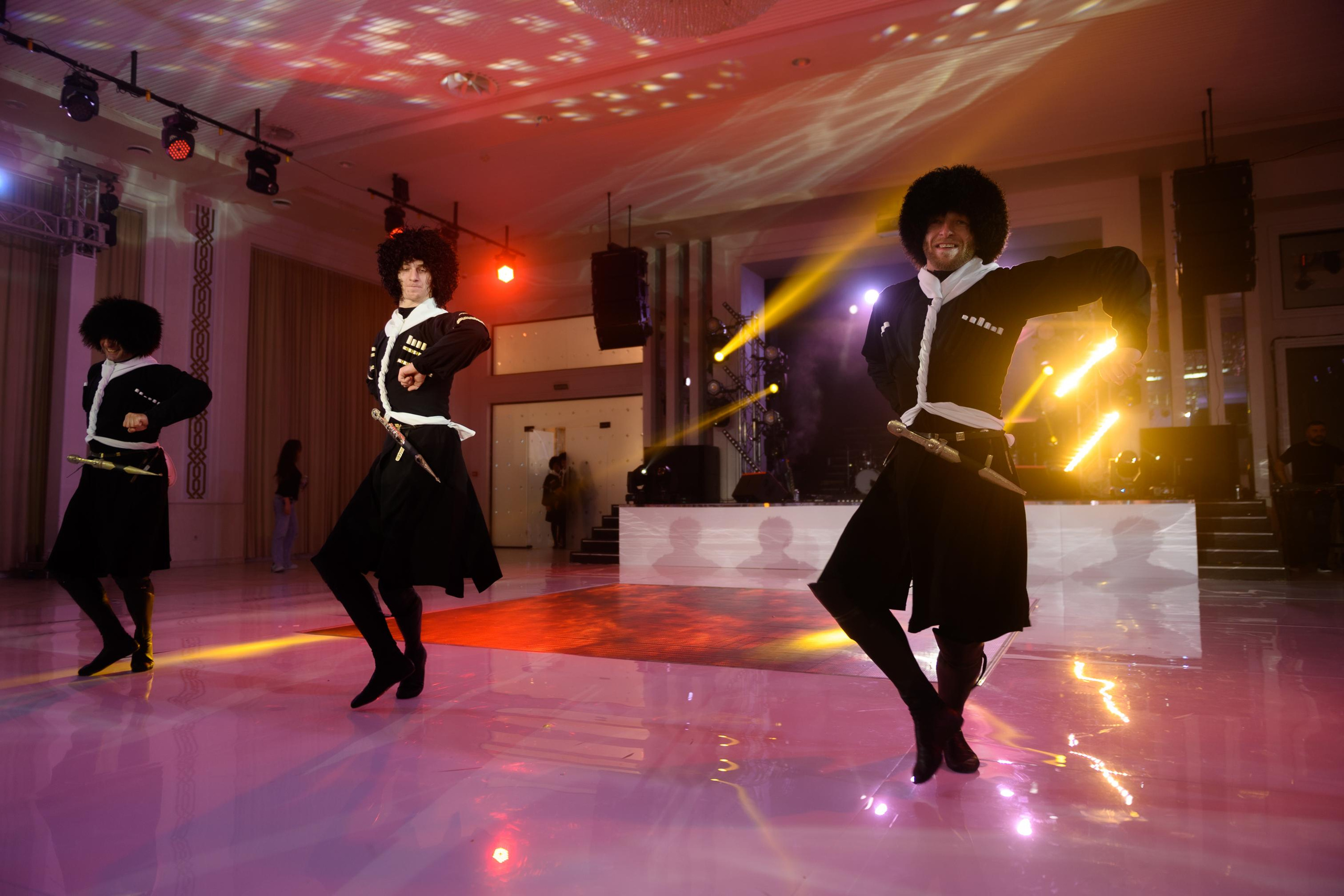 K & M. Главная