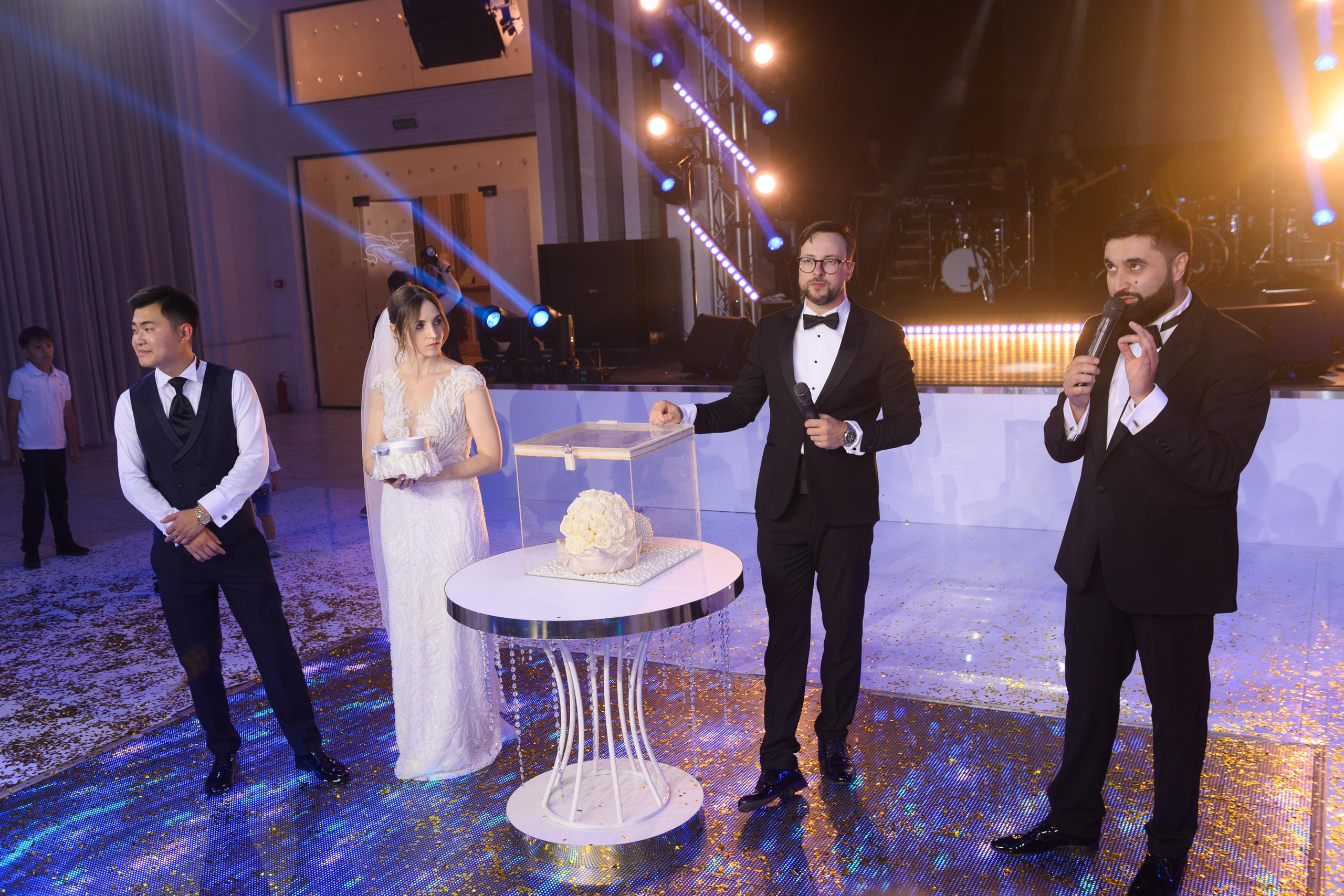 K & M. Главная