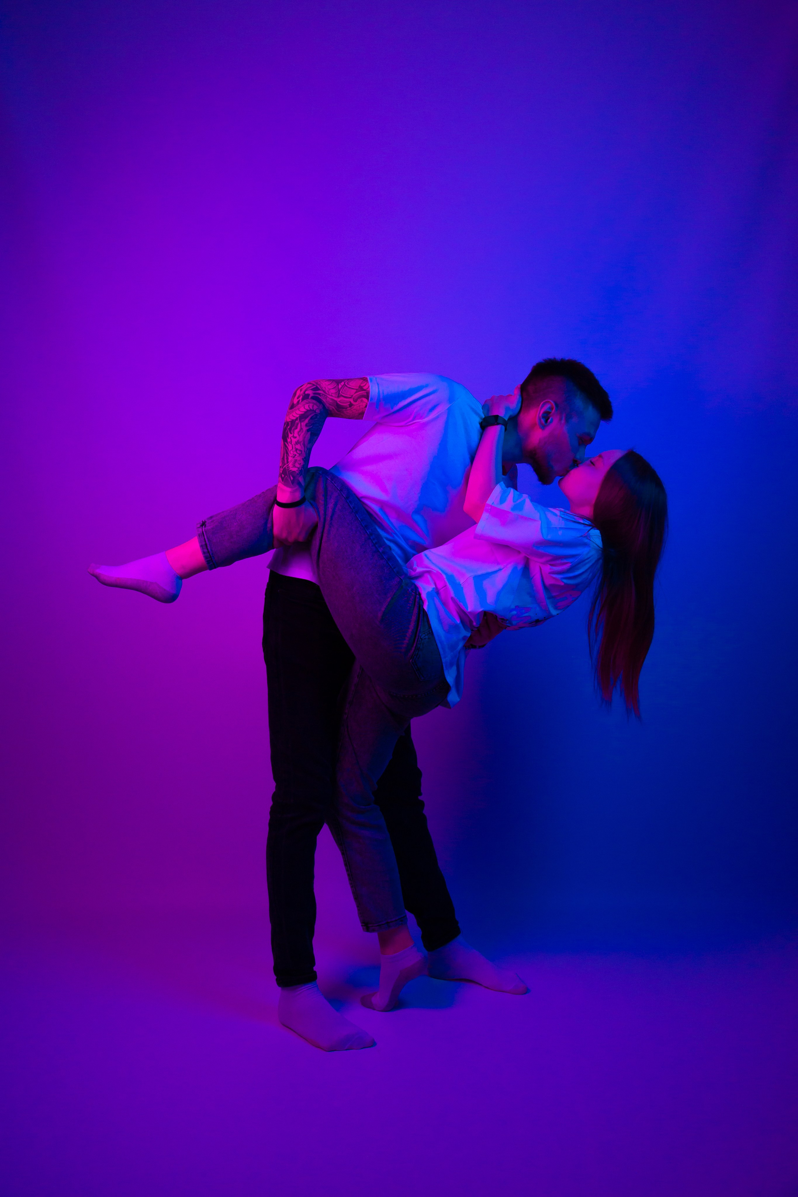 Фотосессия с цветным светом. Фотостудия автопортрета DOUBLE-YOU в Сургуте