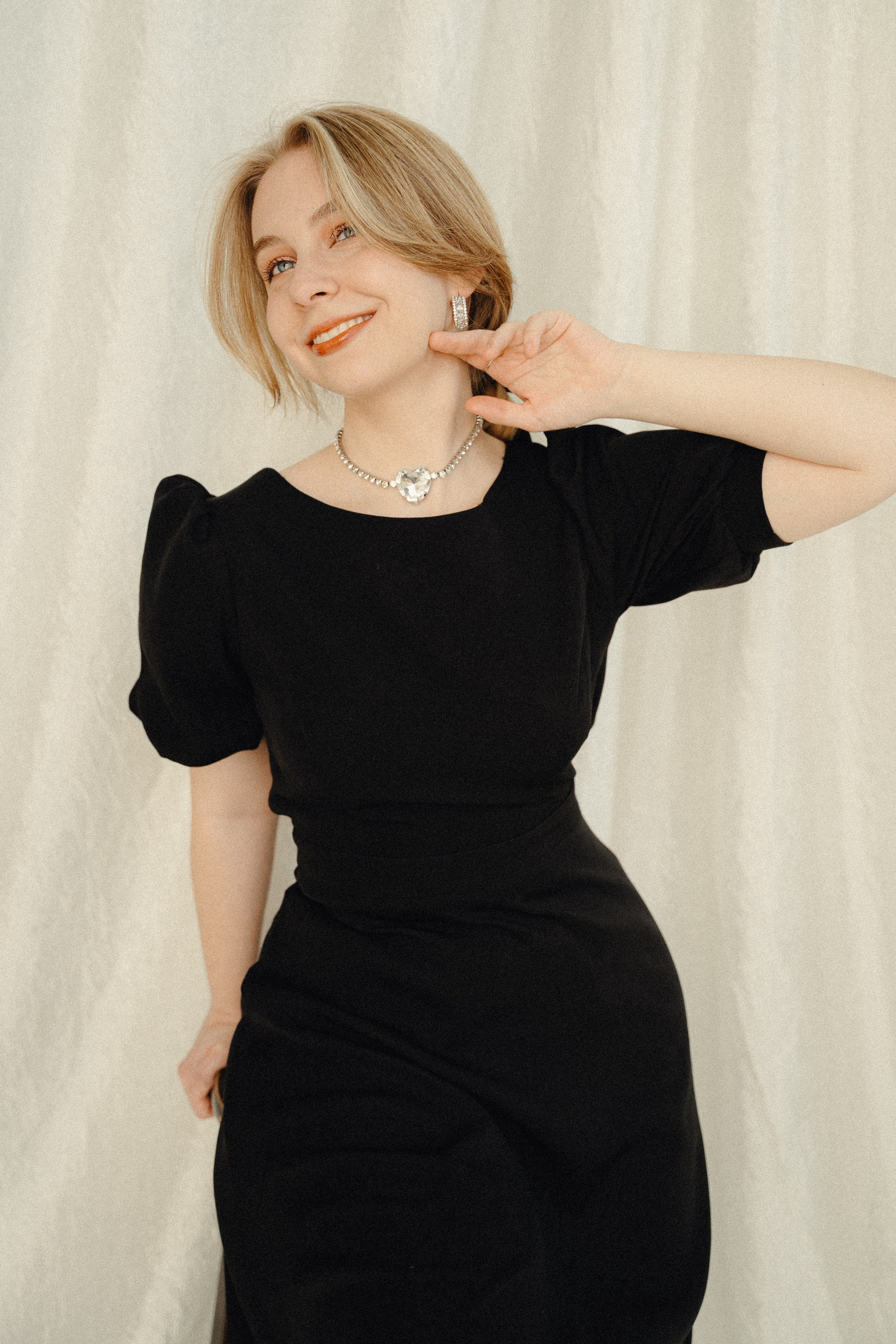 Александра пианистка. Главная