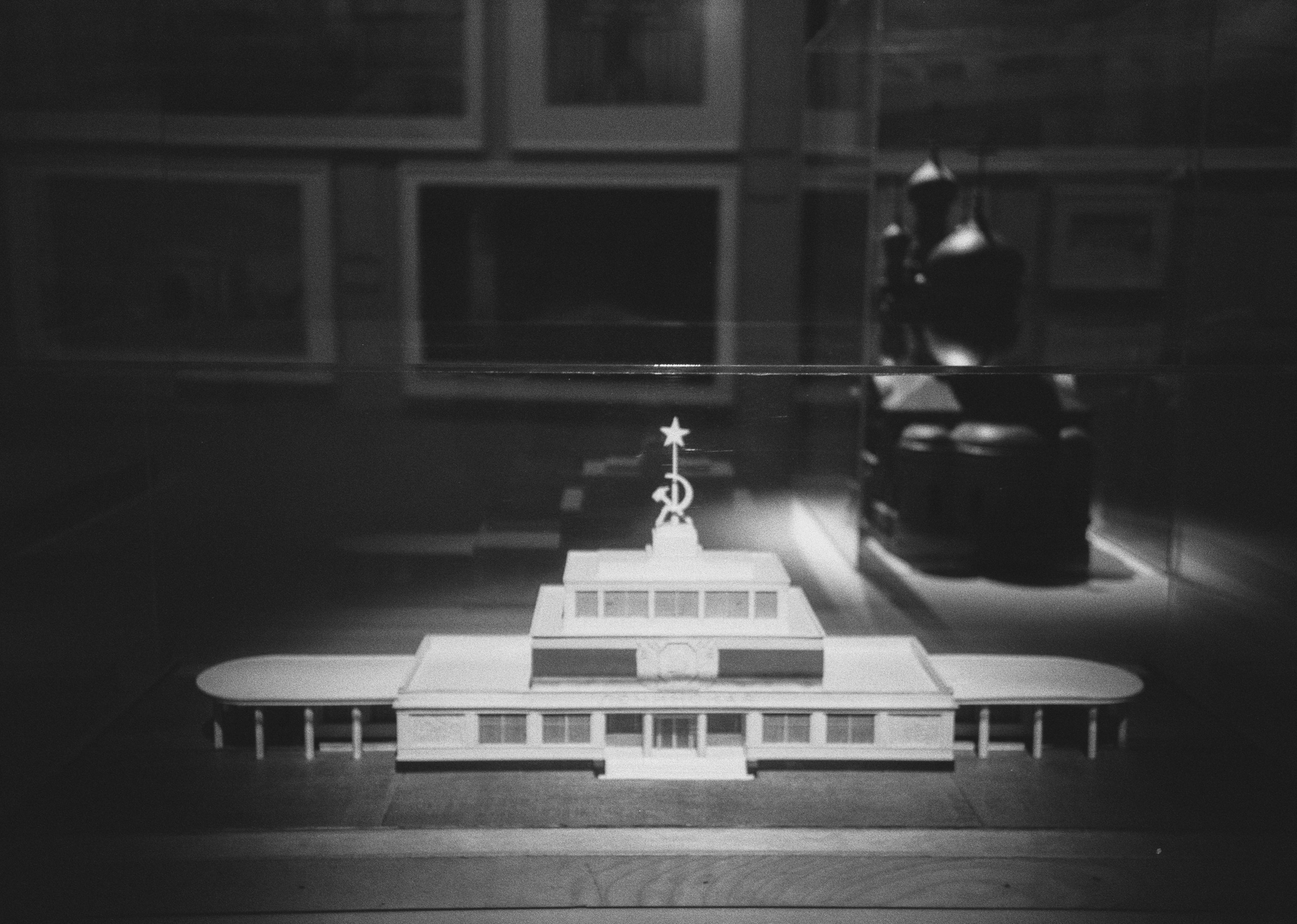 Cosina CX-1 / Fomapan 400 Action / Концерт Розенбаума, Музей Архитектуры