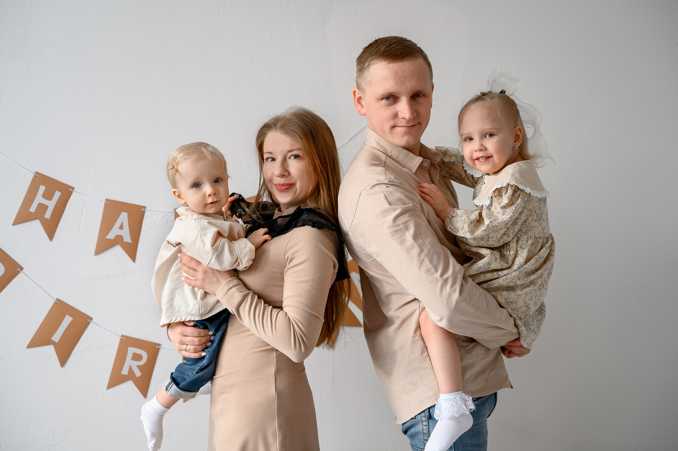 Годовасики)). Фотограф Каменск-Уральский Алена Обвинцева (фото новорожденных, в ожид