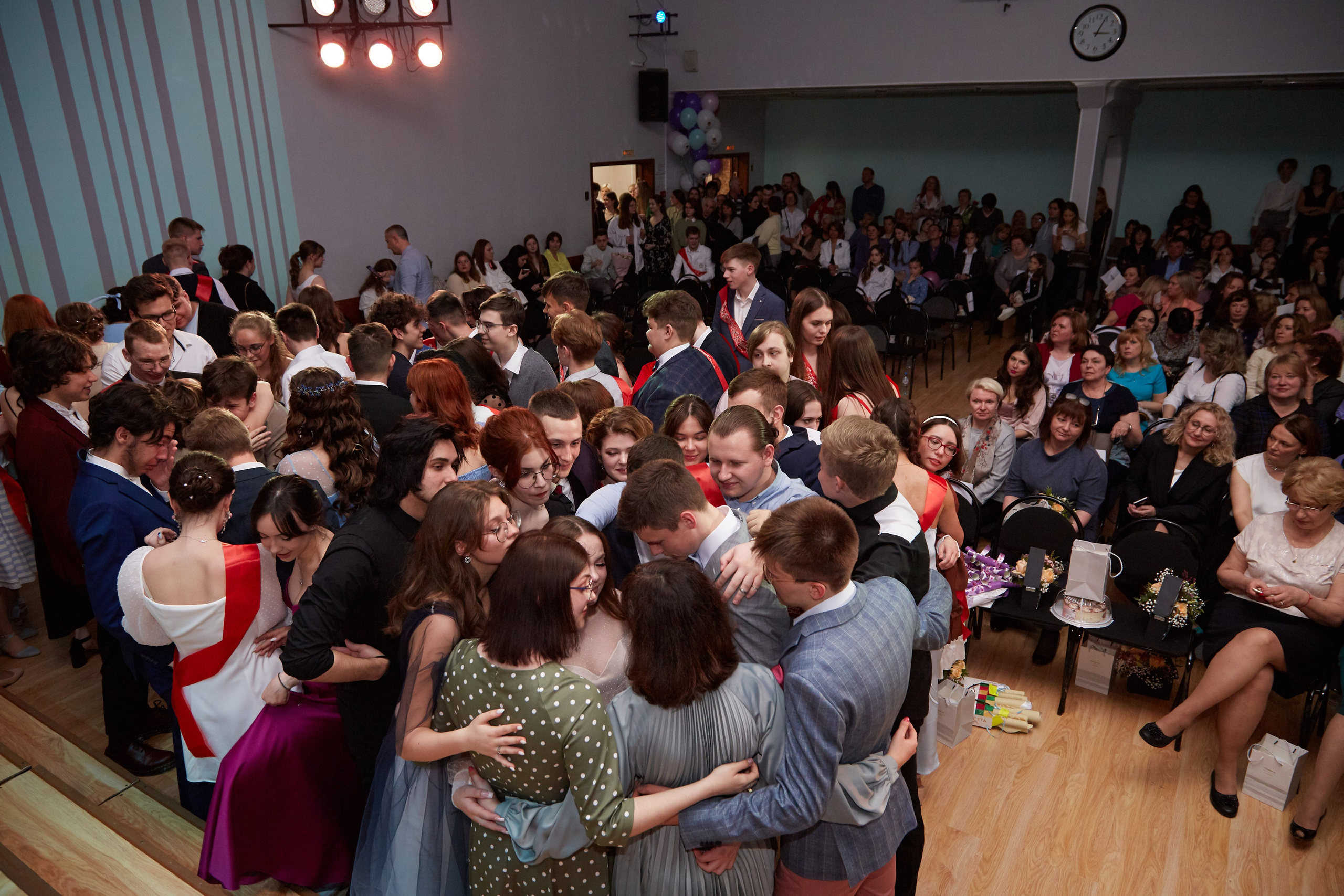 Последний звонок. Фотограф Савченко Люба. Москва