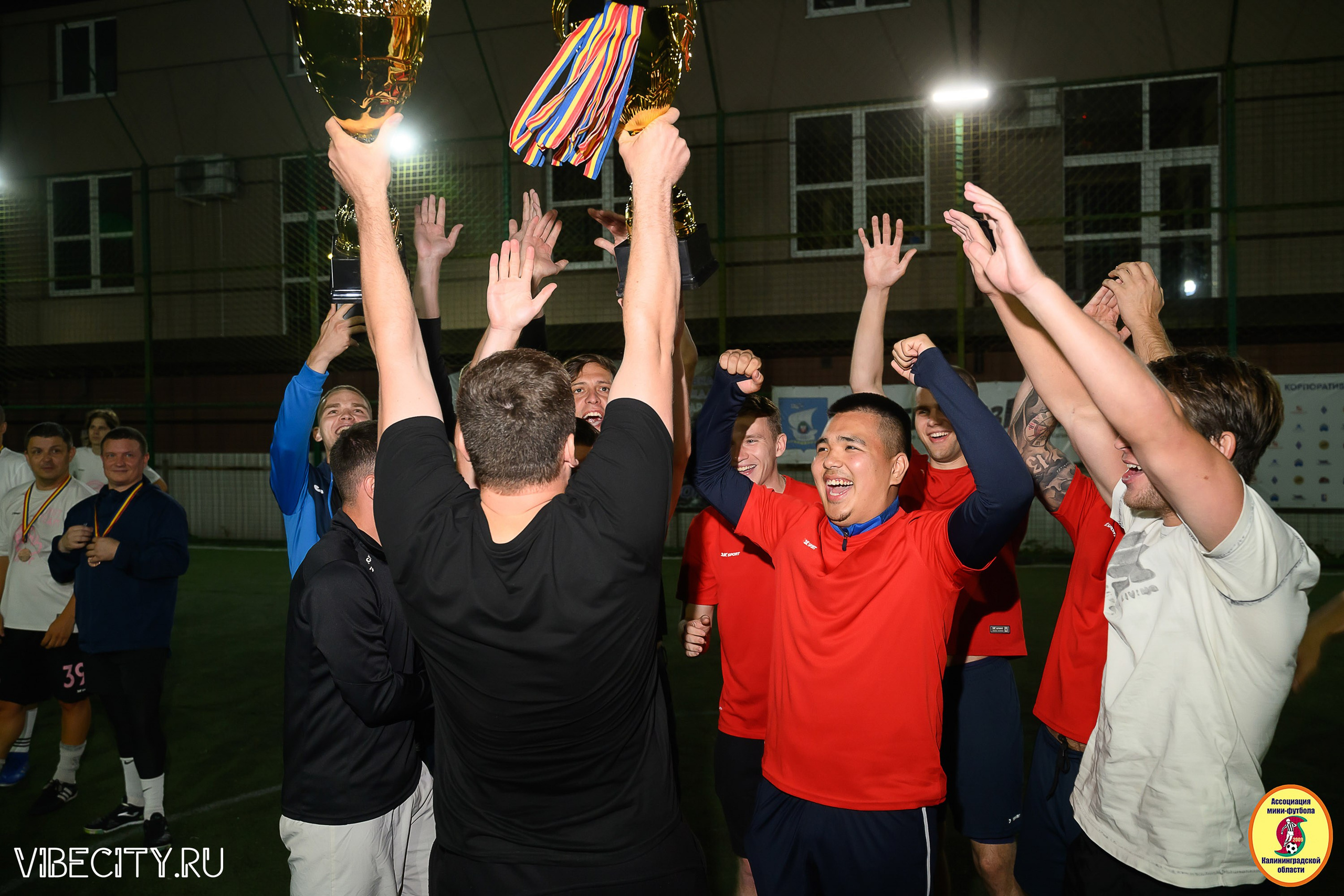 ФИНАЛЬНЫЕ ИГРЫ КУБКА МИНИ-ФУТБОЛЬНОЙ ЛИГИ И КУБКА КОРПОРАТИВНОЙ МФЛ 2025. VIBECITY.RU Вайб Сити Ру Фоторепортажи Фотоотчеты Калининград