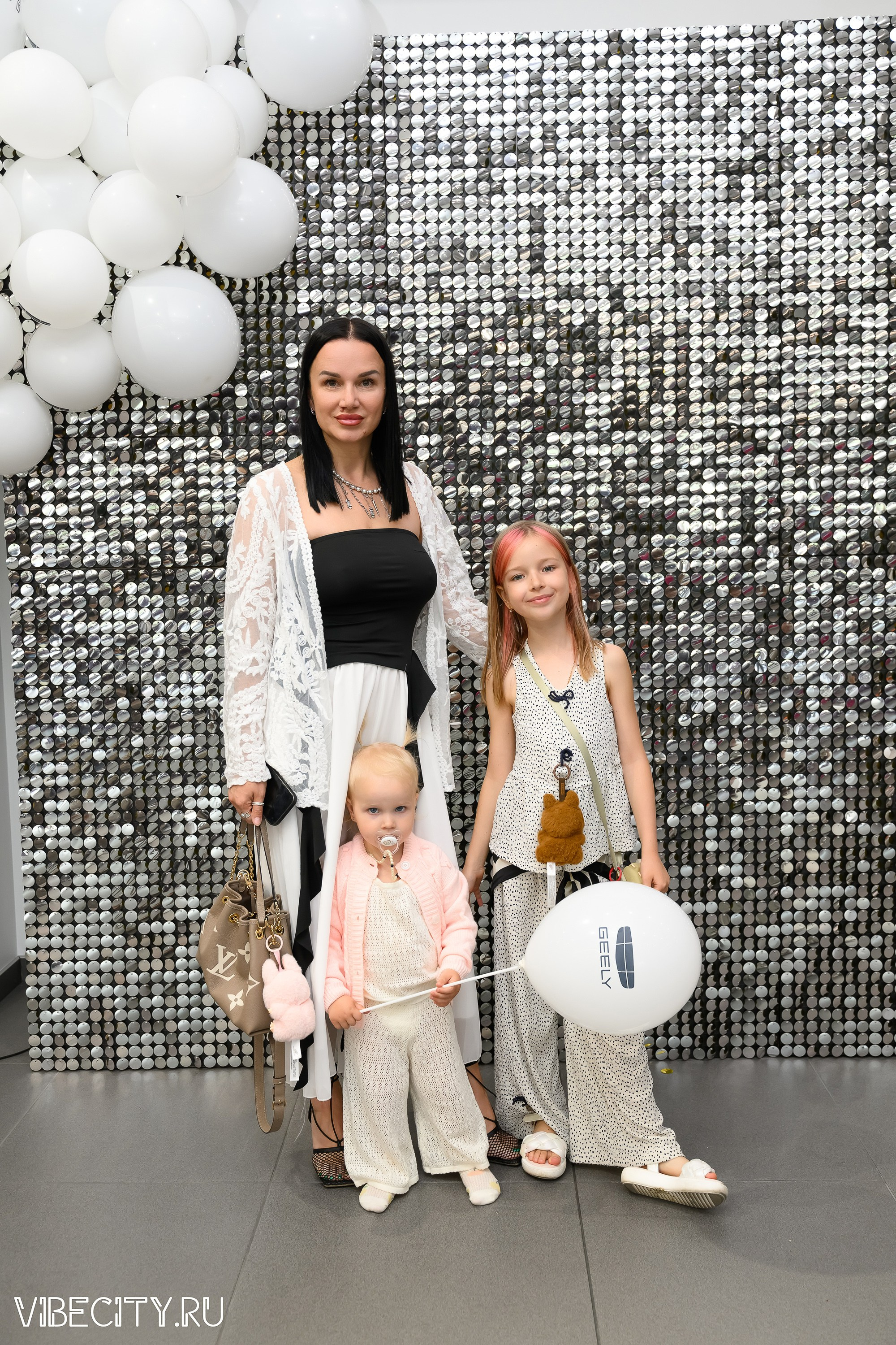 Презентация Geely Manjaro. VIBECITY.RU Вайб Сити Ру Фоторепортажи Фотоотчеты Калининград