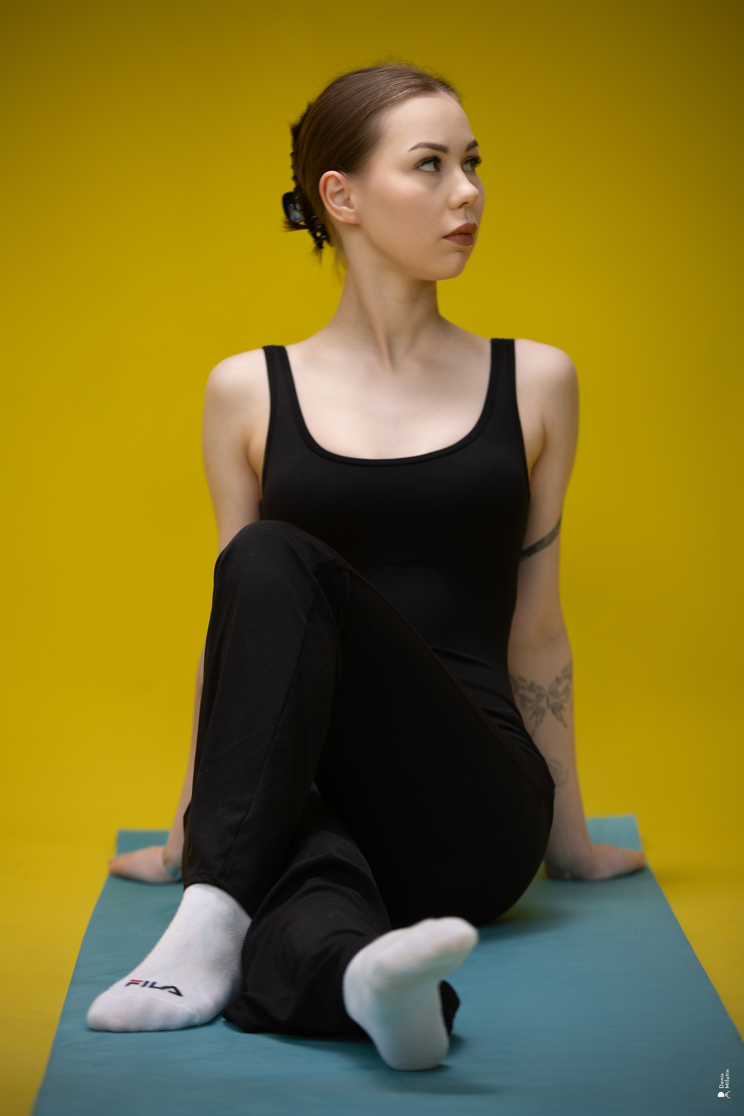 Ева в студии Уголь. Портретный фотограф Денис Милютин