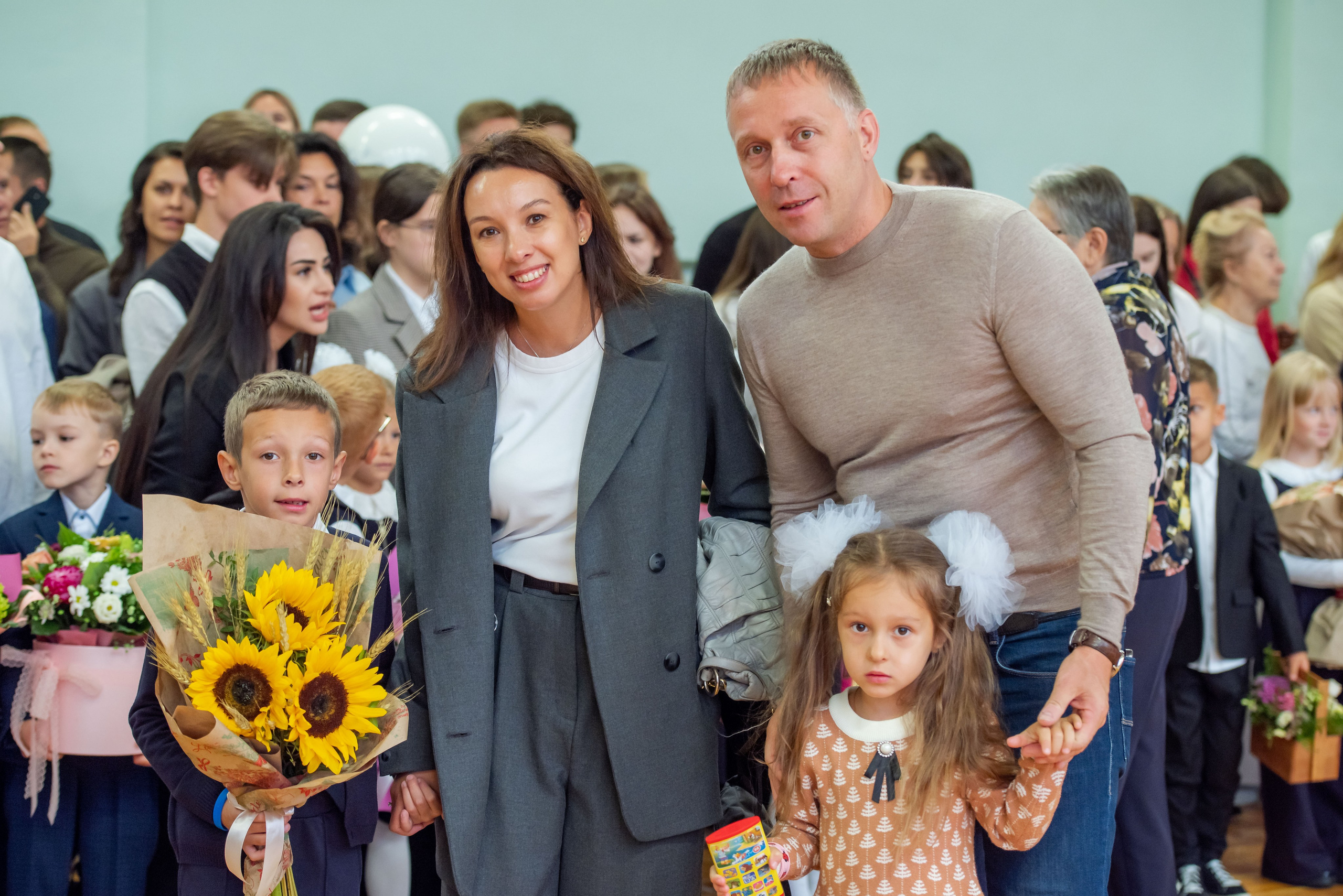 1 сентября «Новая школа». Выпускные альбомы в Севастополе, Крыму и Екатеринбурге