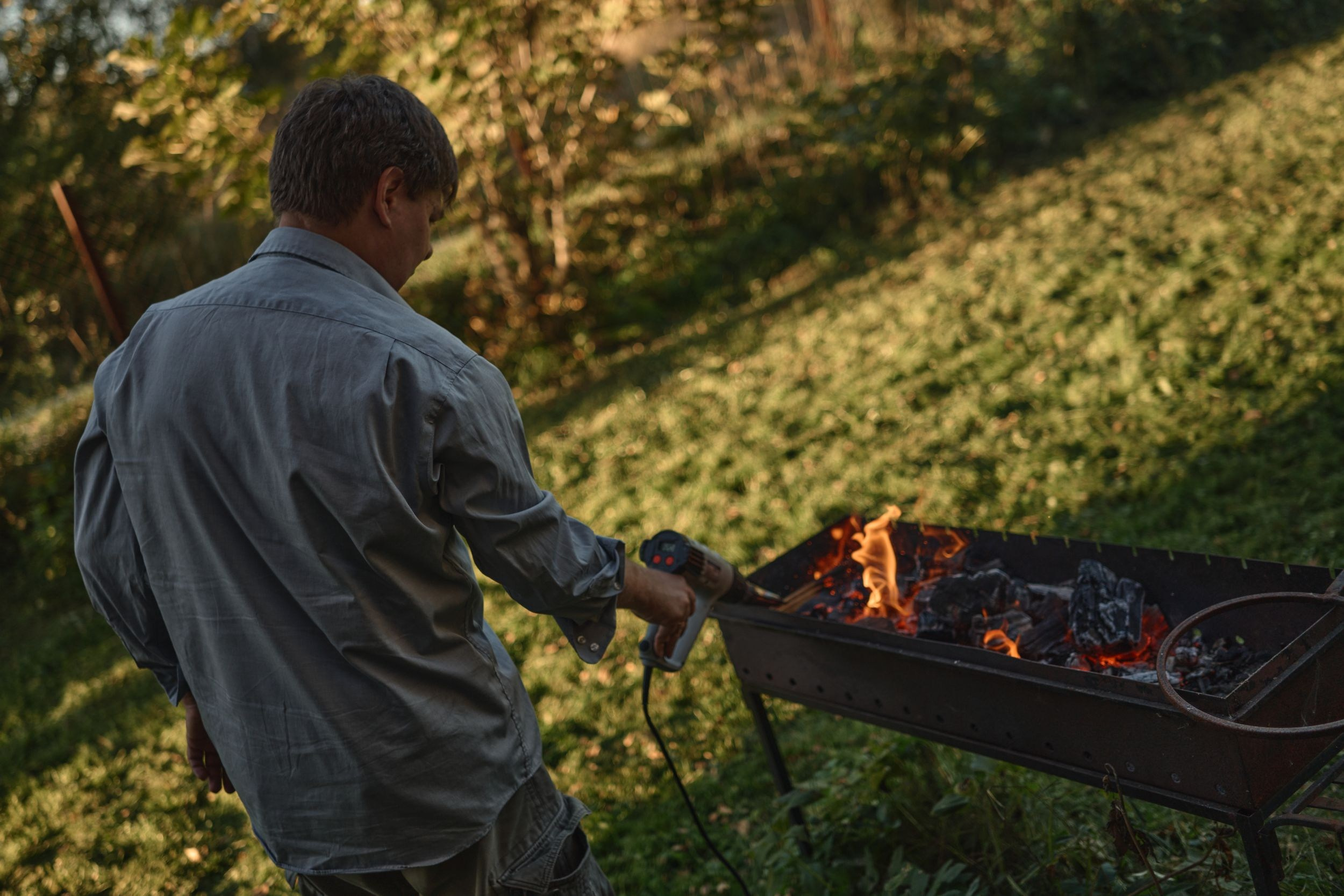 Семейная стрижка газона. Фотограф Женя Пашкина