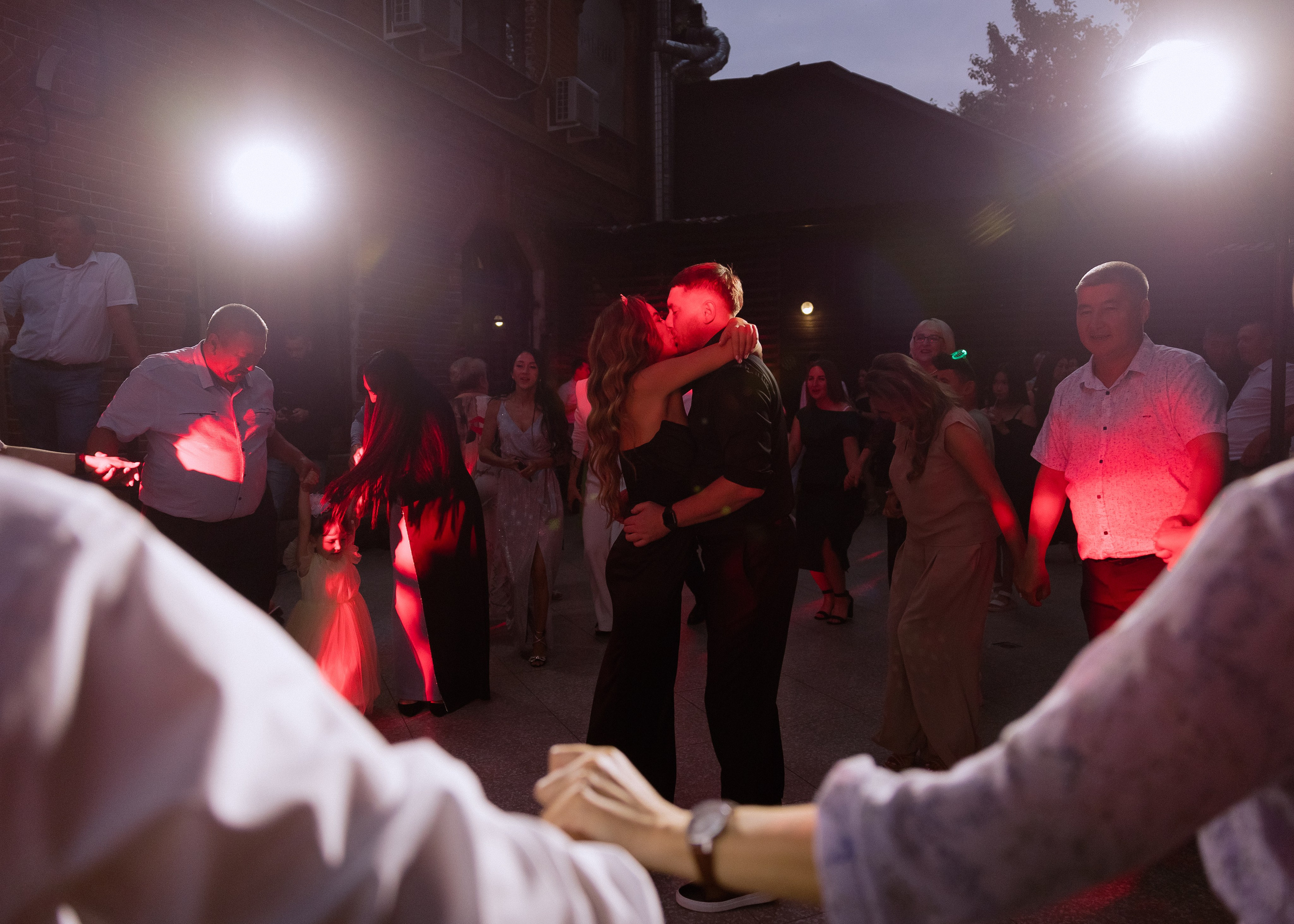 Дмитрий и Алита. Фотограф Эмиль Исякаев