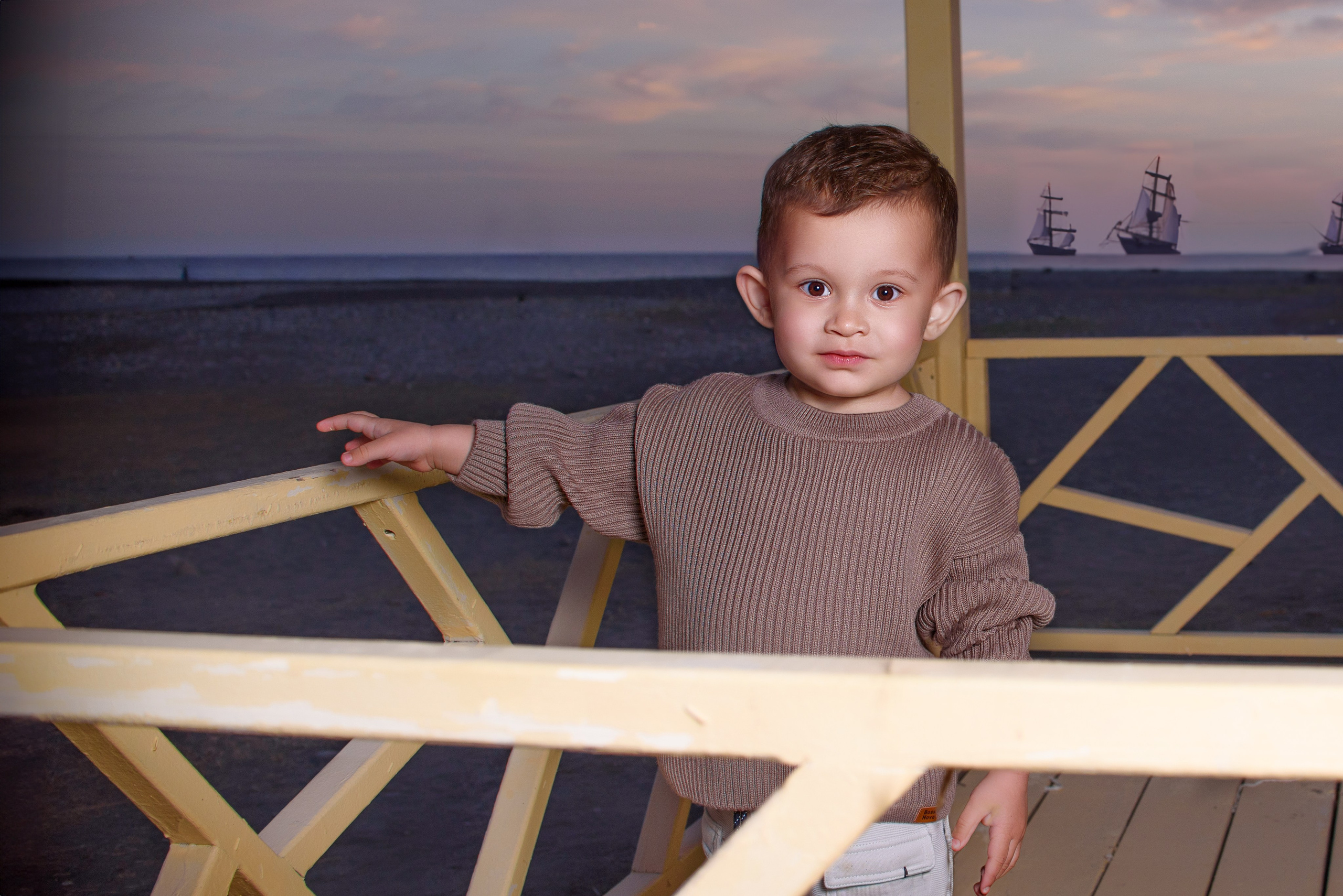 Фотосессия мальчика на море. Детский студийный фотограф Сочи