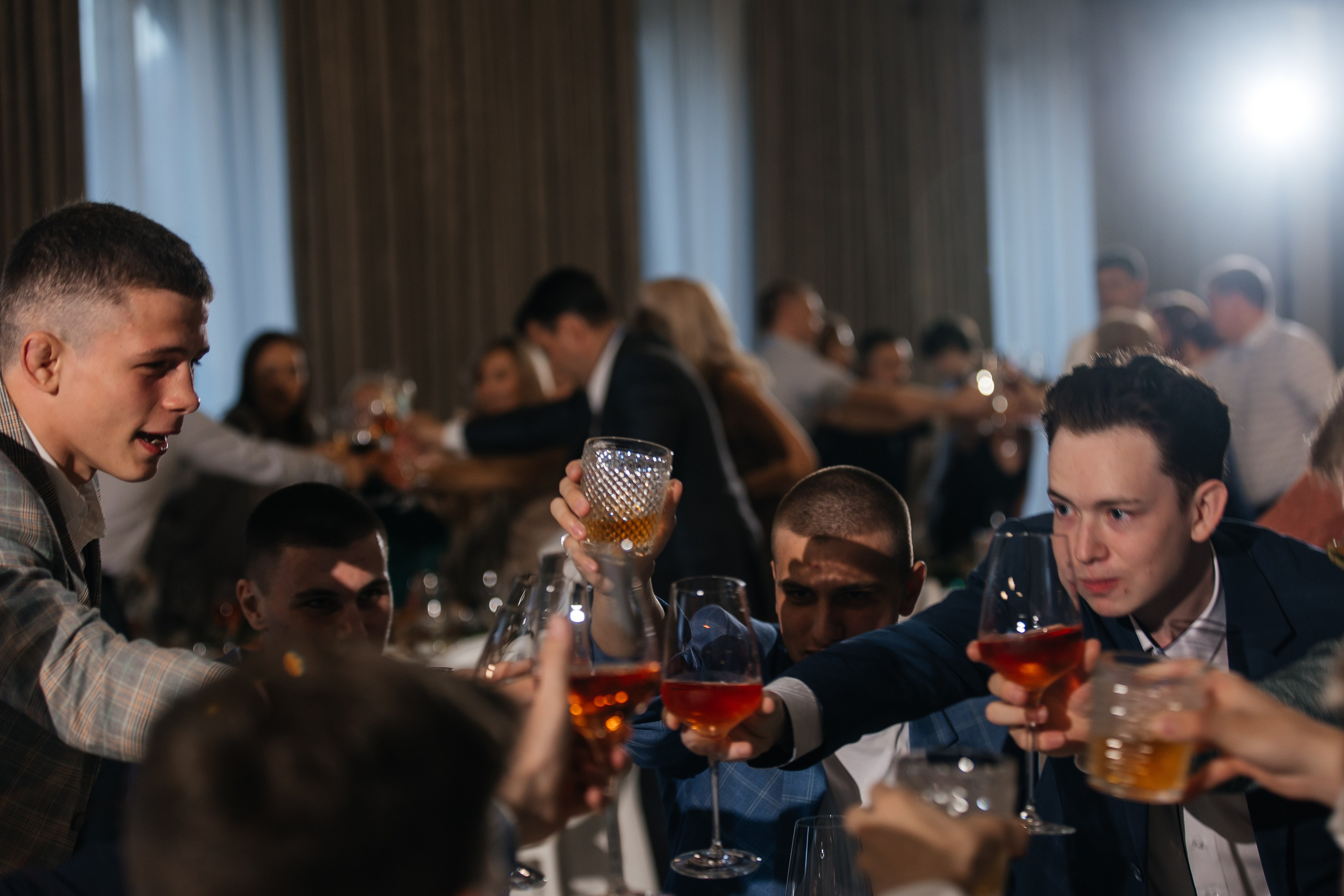 2023-06-23 Выпускной МБОУ СОШ № 10. Фотограф в Красноярске