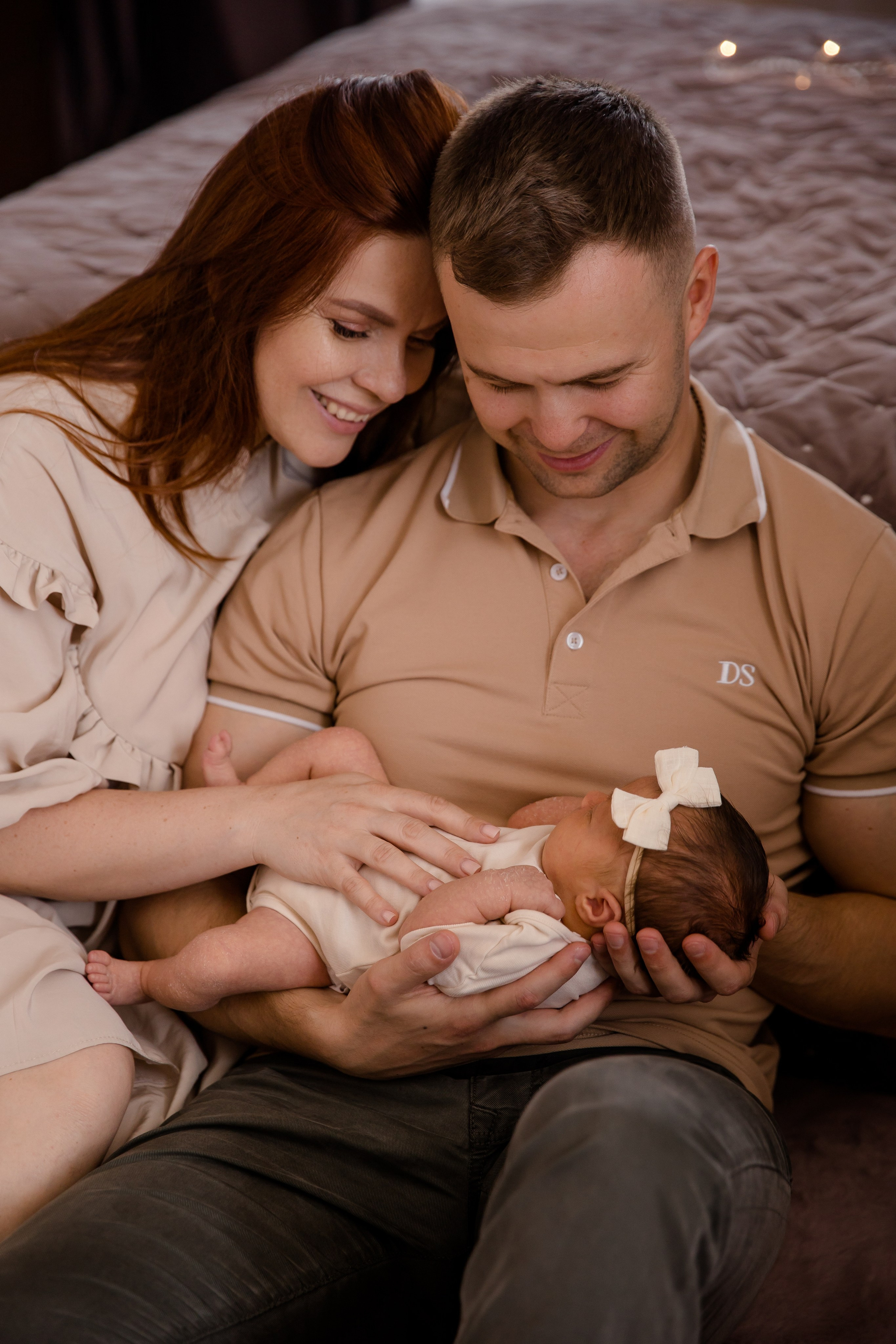 Новорожденная Ульяна в уюте дома. Семейный и детский фотограф в Москве Вера Ускова