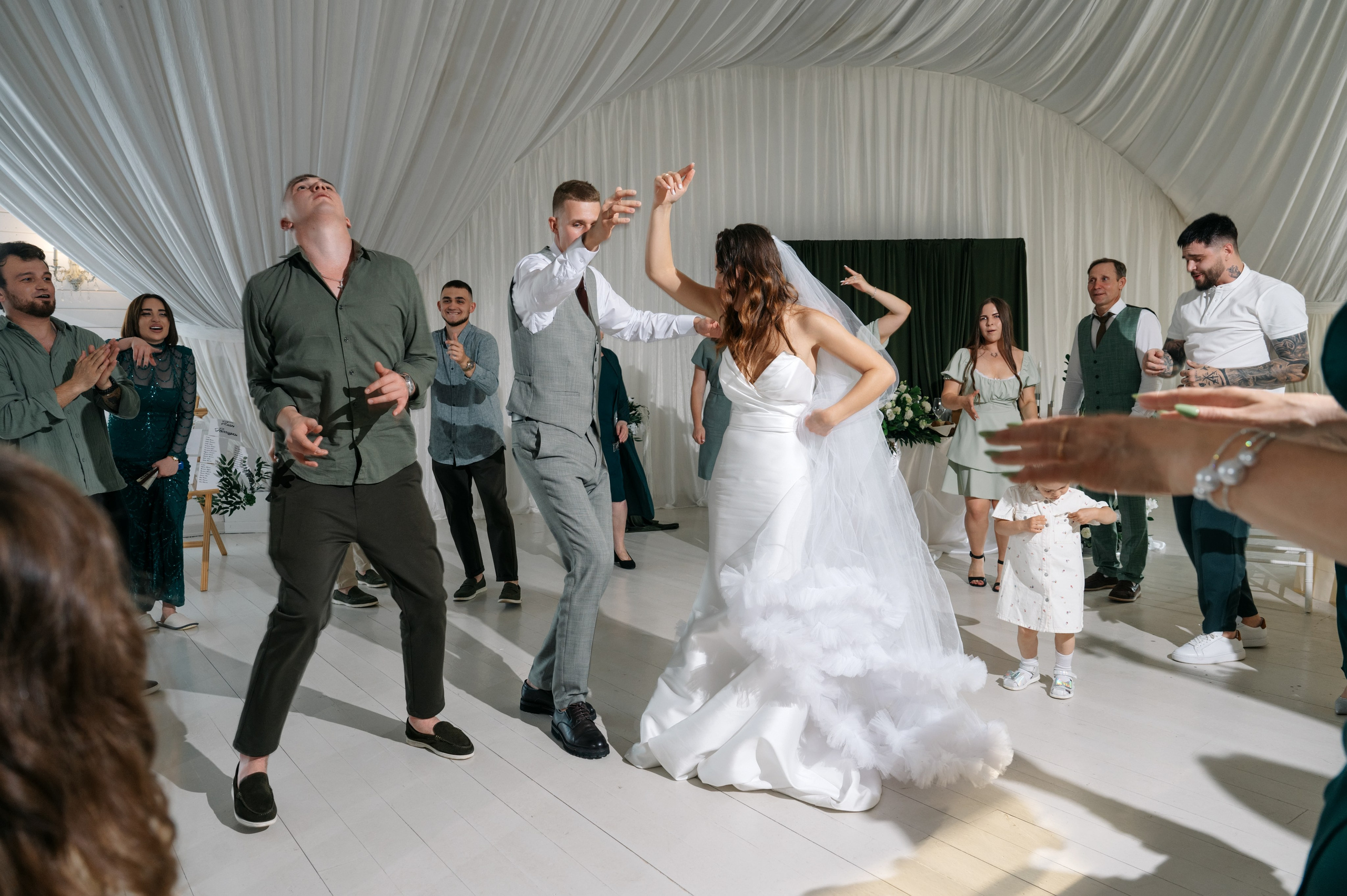 Свадьба в Гребнево в Трубецком. Свадебный и семейный фотограф Виктория Носачёва. Щелково, Москва и МО