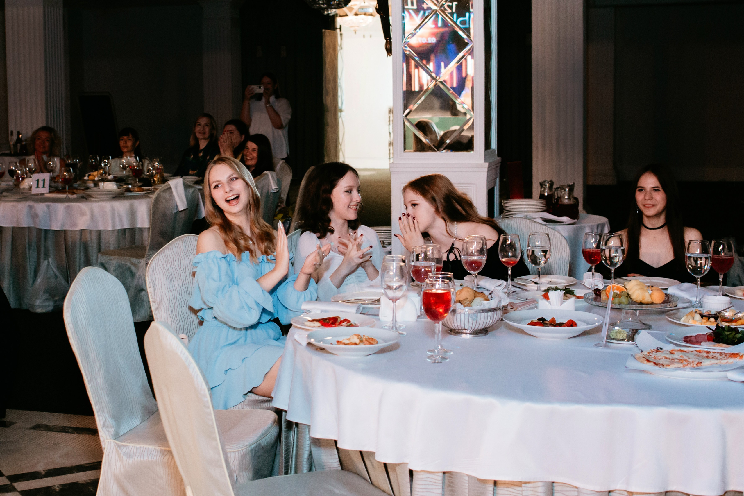 Выпускной 2025 (9класс) 124 школа. Фотограф в Челябинске Ополихина Анна