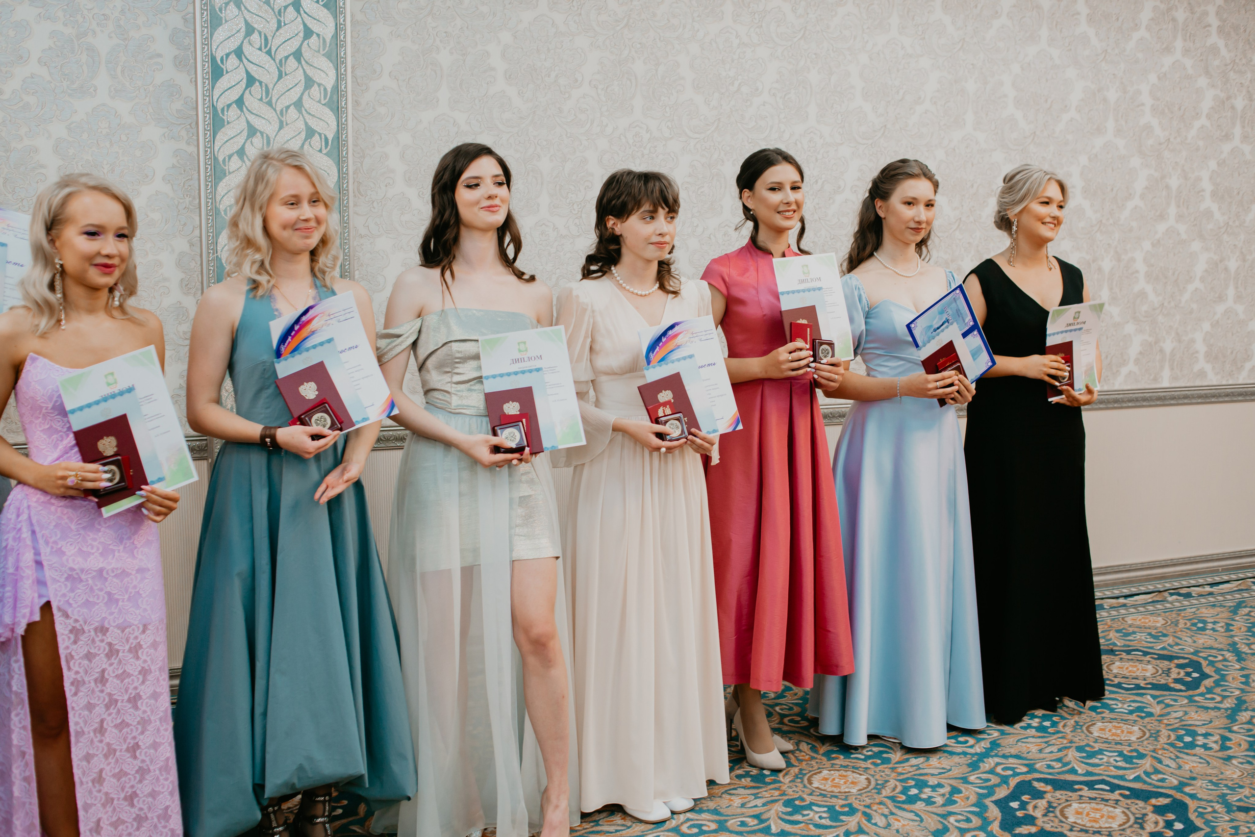 Выпускной. 11 лицей. Фотограф в Челябинске Ополихина Анна