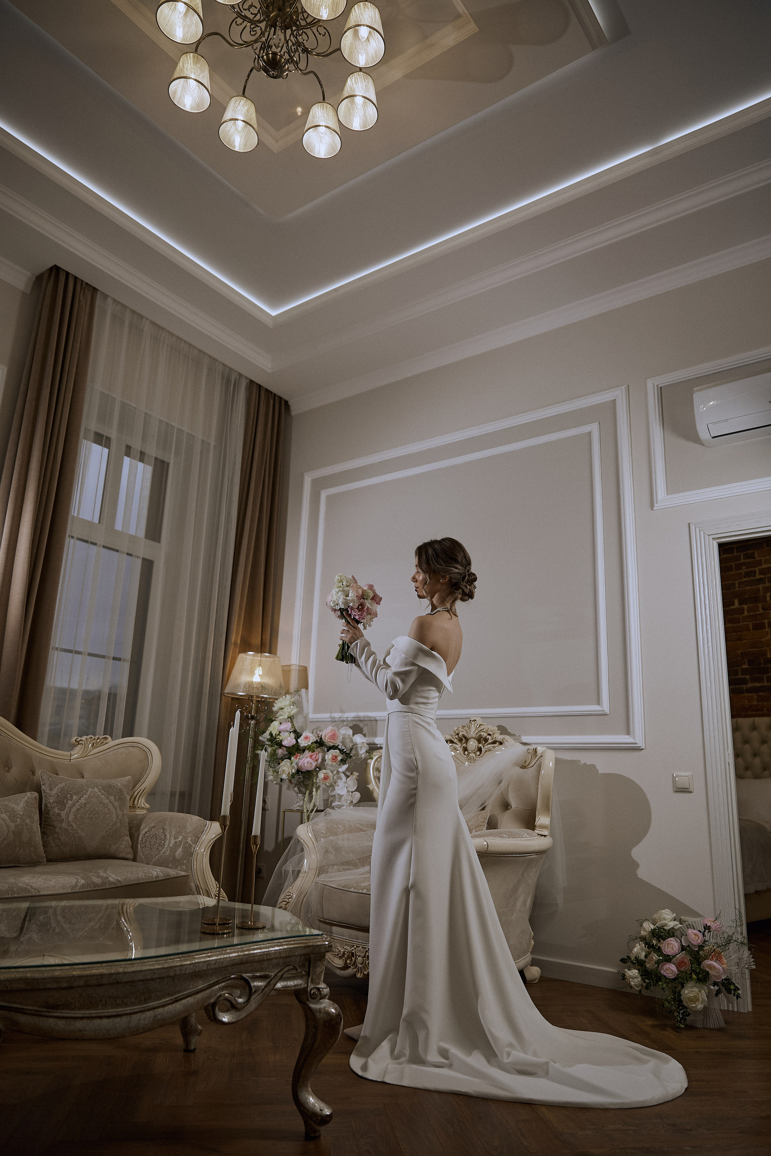 Утро невесты в отеле. Фотограф в Твери Helga J. Fox