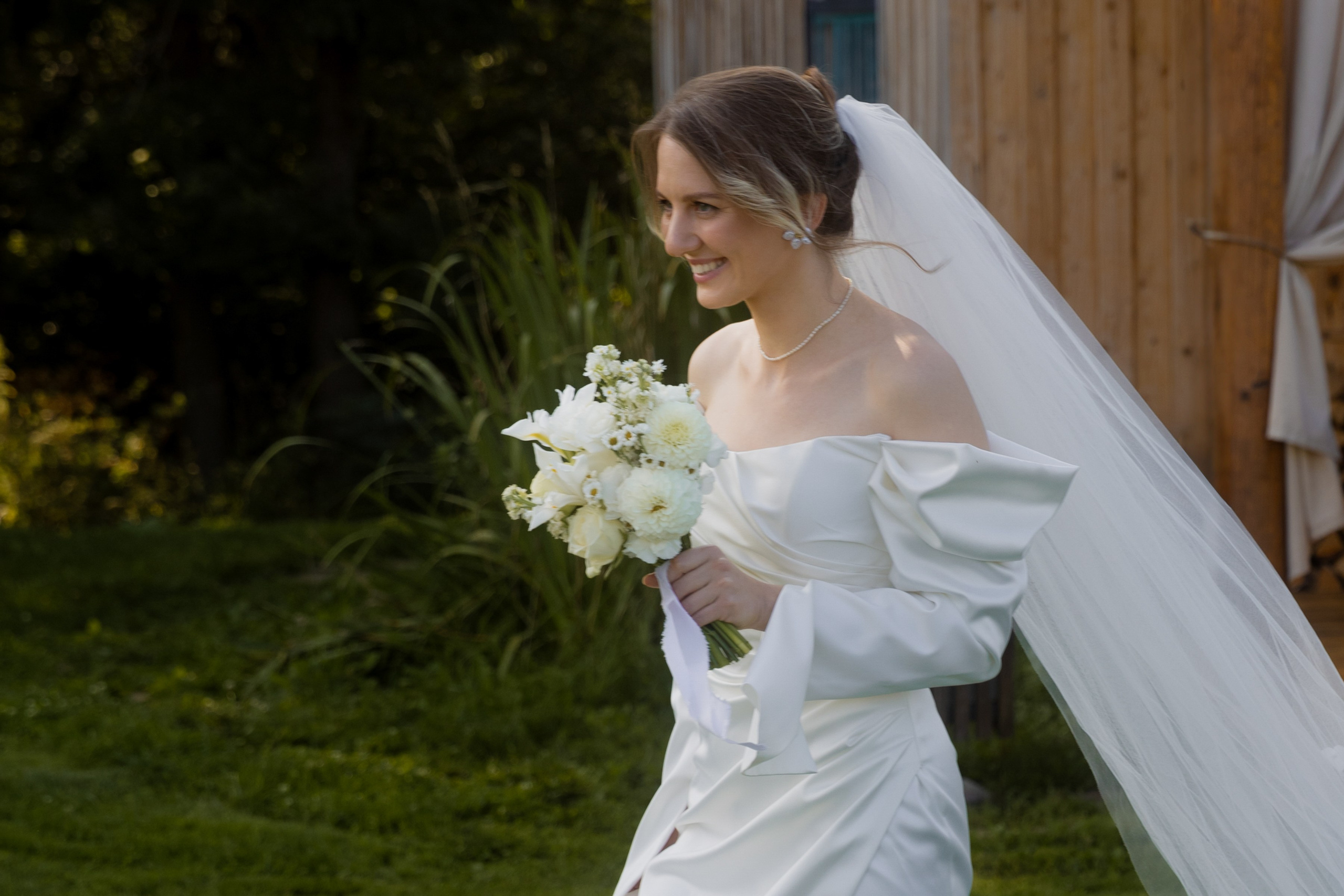 Алиса и Слава, роспись в Москве и вечеринка на природе, подальше от города. Фотограф в Москве Екатерина Черненко