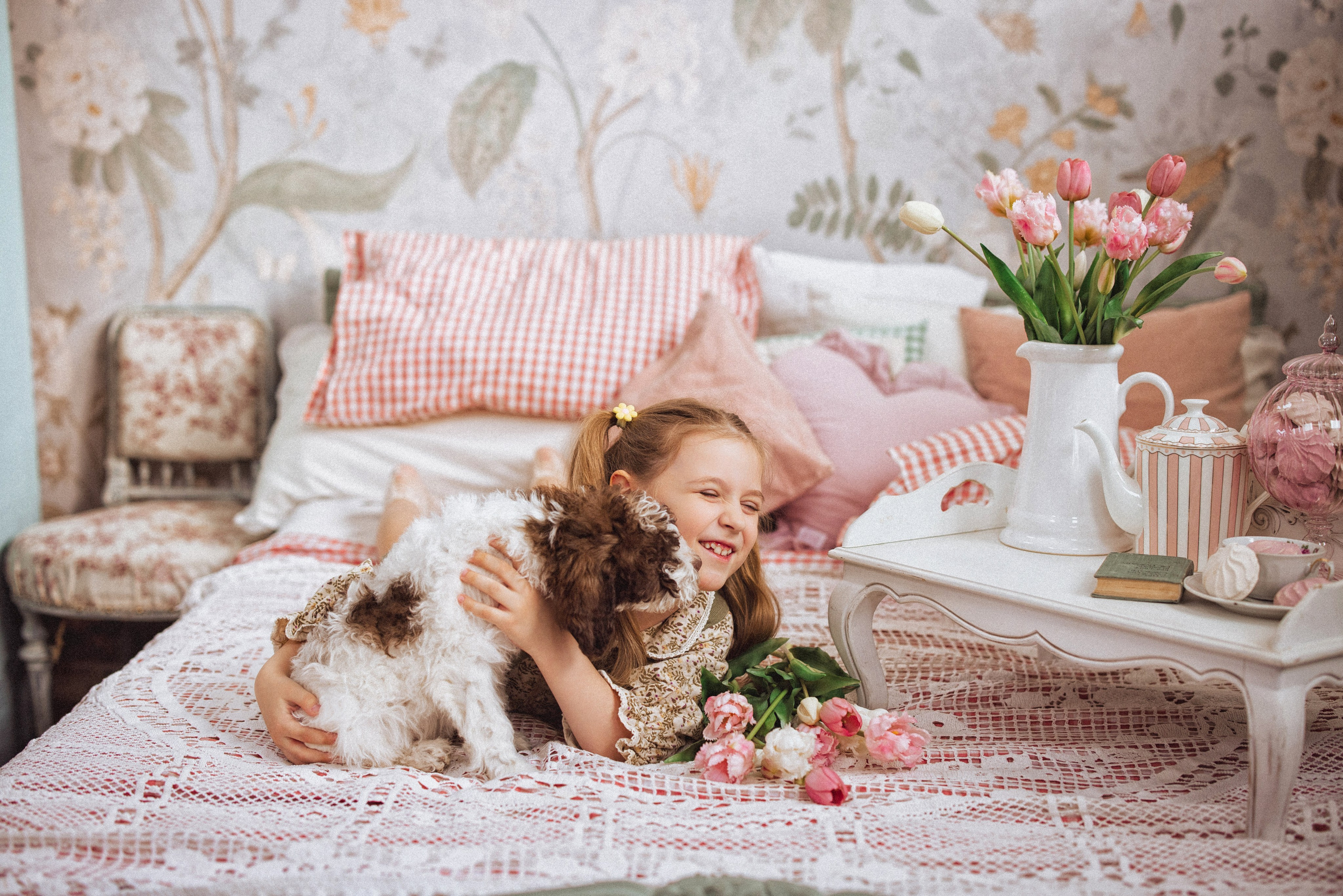 Фотосессия с щенками Лаго́тто-романьо́ло, в Винтажной фотостудии город Краснодар. Семейный и детский фотограф в Краснодаре Анна Трашкова