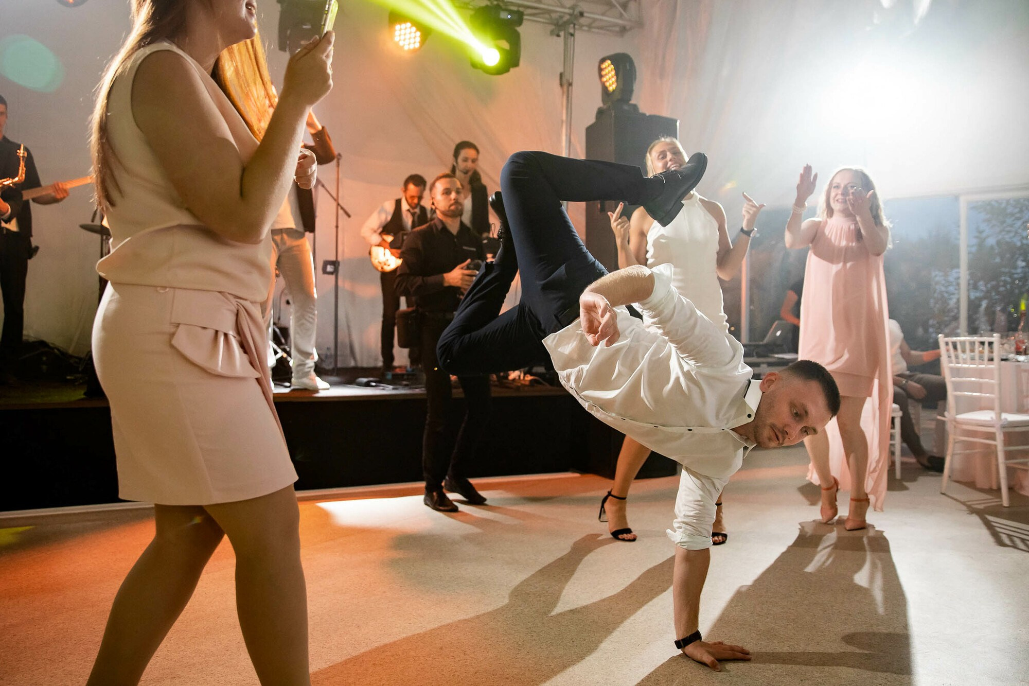 Стильная свадьба со сборами в гостинице Эрмитаж. Свадебный фотограф в Санкт-Петербурге и Москве Андрей Нестеров