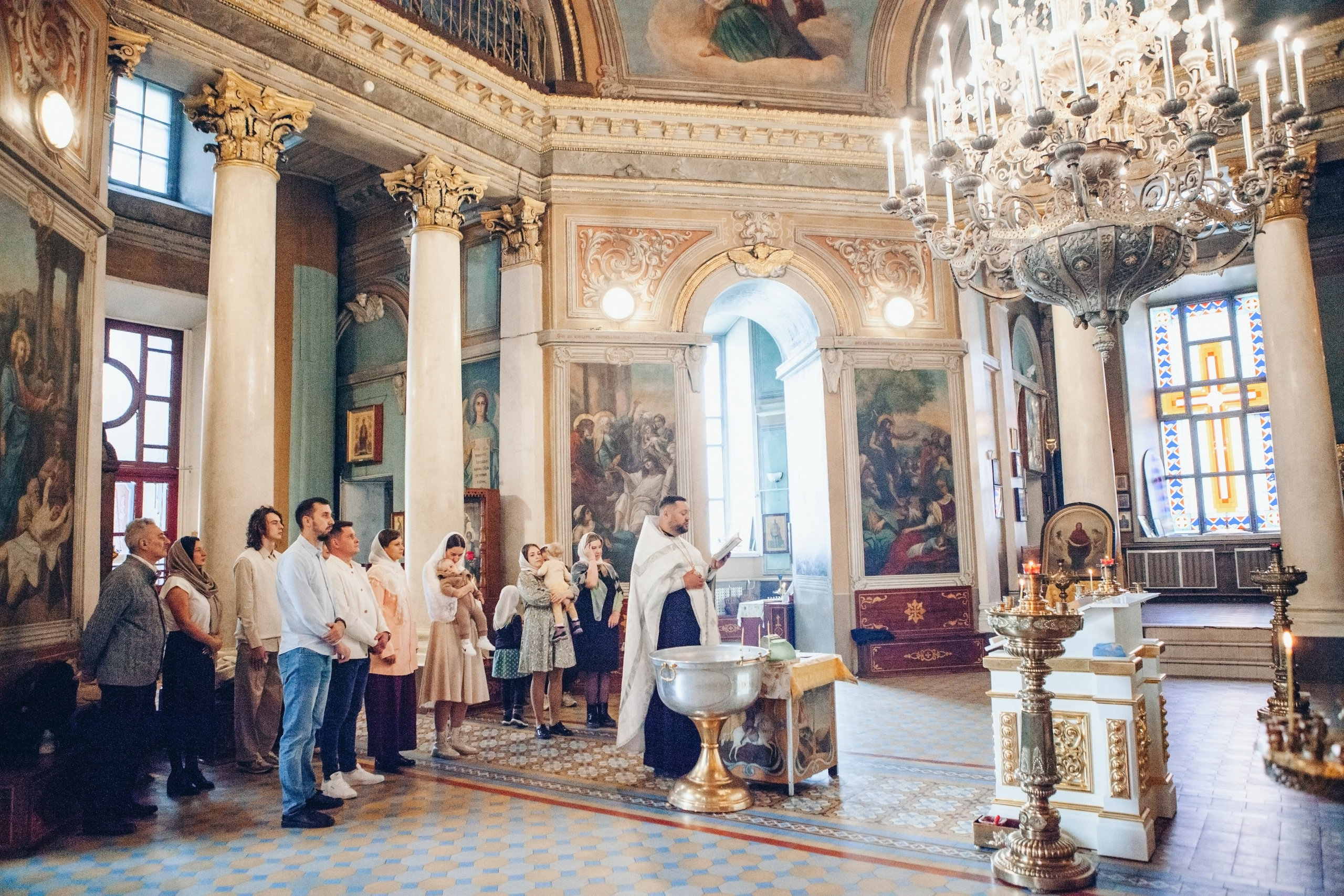 Крещение ребенка в церкви. Фотограф Ольга Ефремова