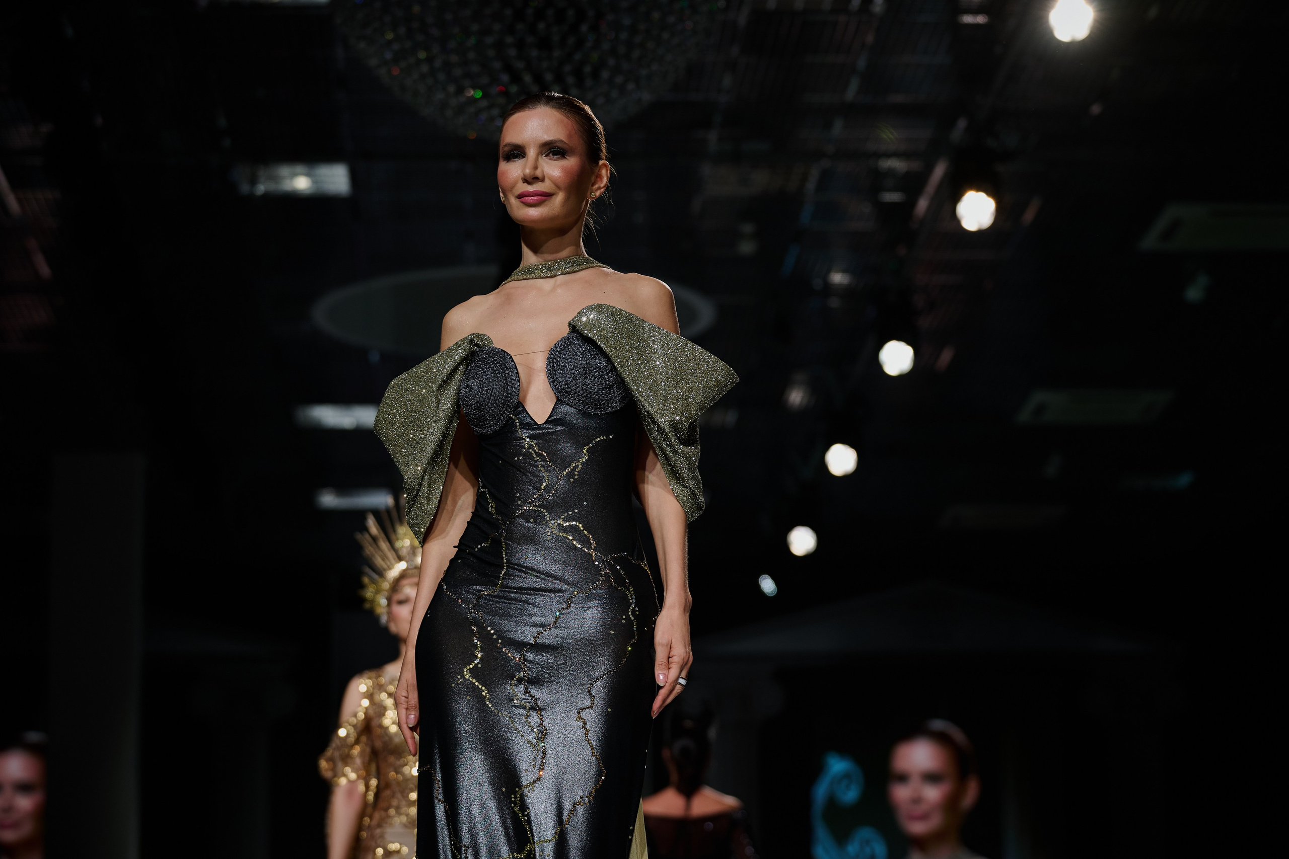 ESTET FASHION WEEK ВЕСНА — 2025. Фотограф Роман Адлер