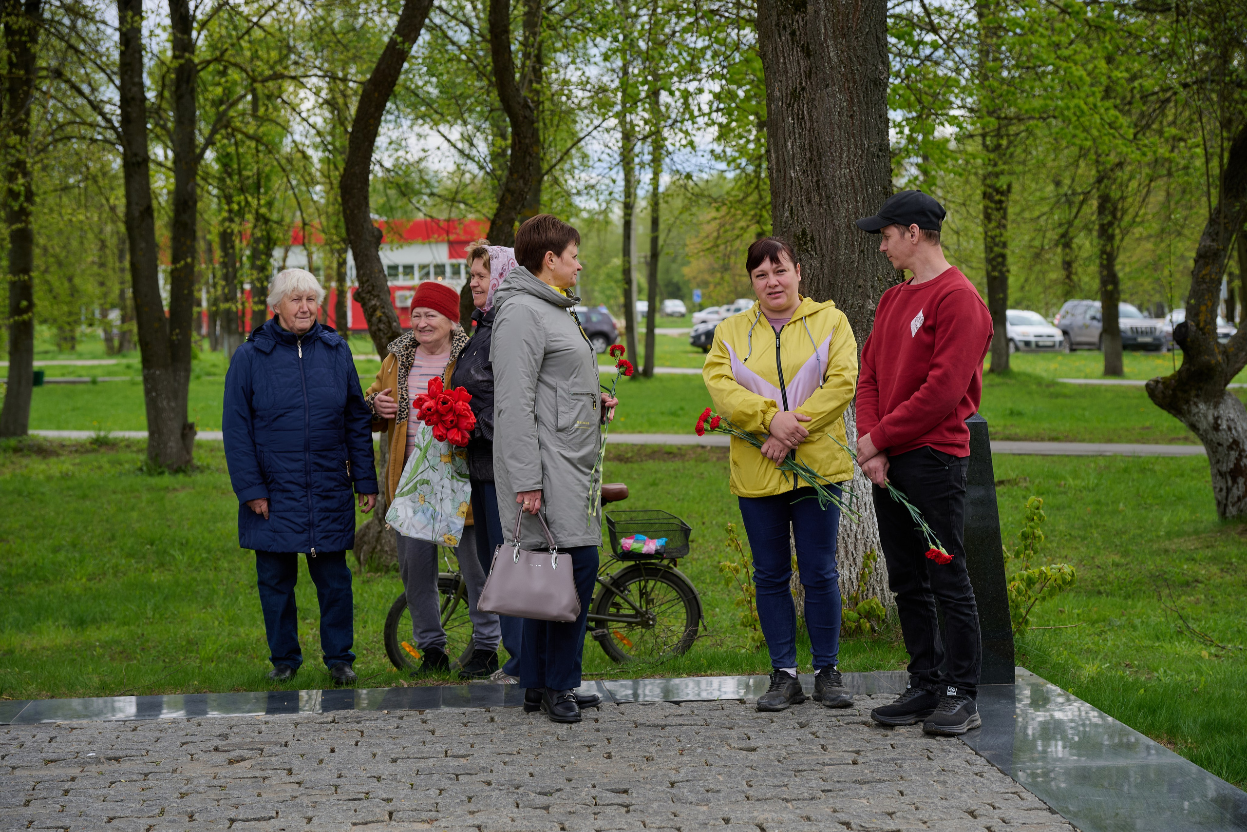 Памяти подвигу Кремлевских курсантов. Ярополец. Фотограф Роман Адлер