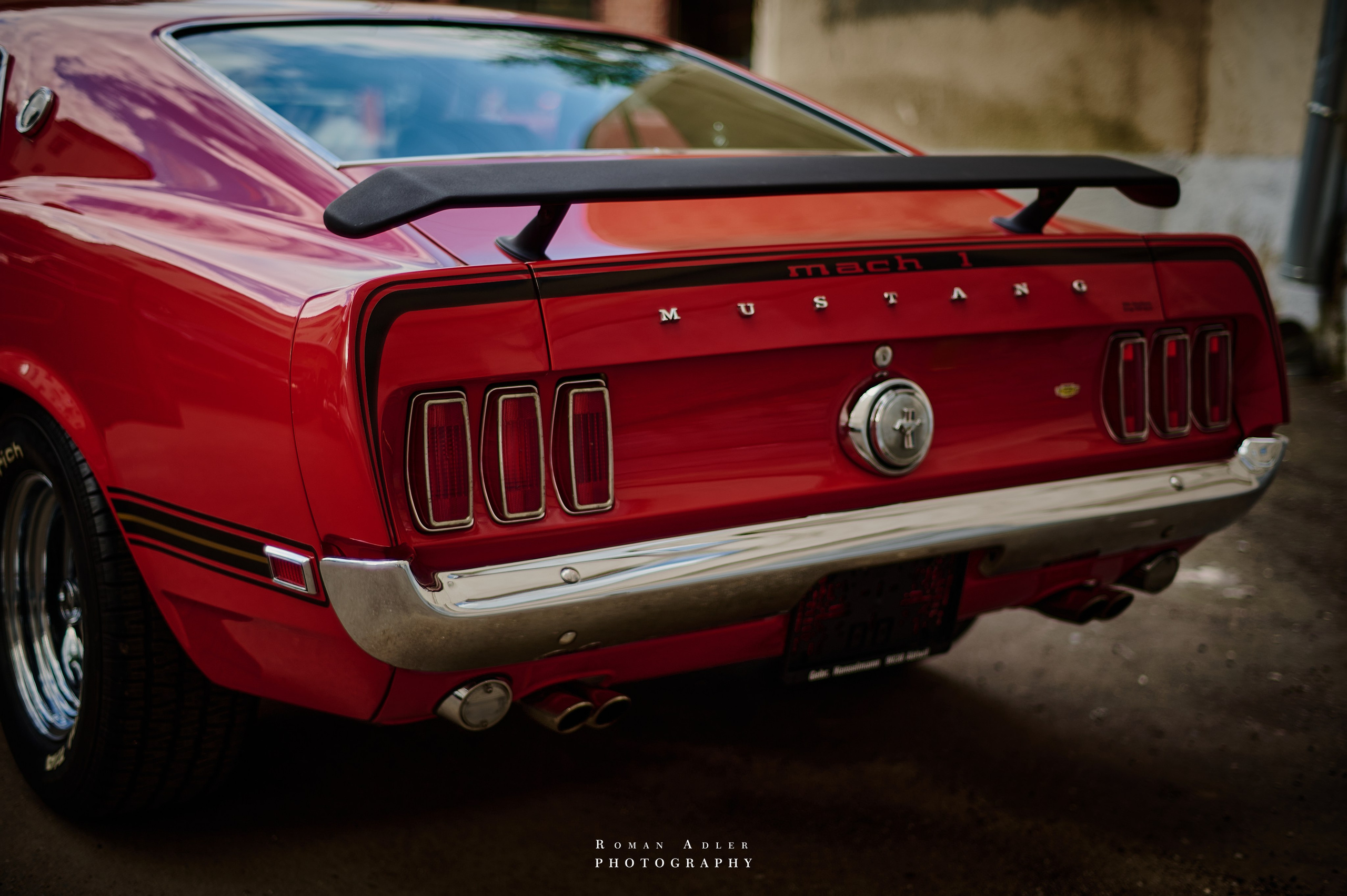 这辆红色1969年Mustang Mach 1