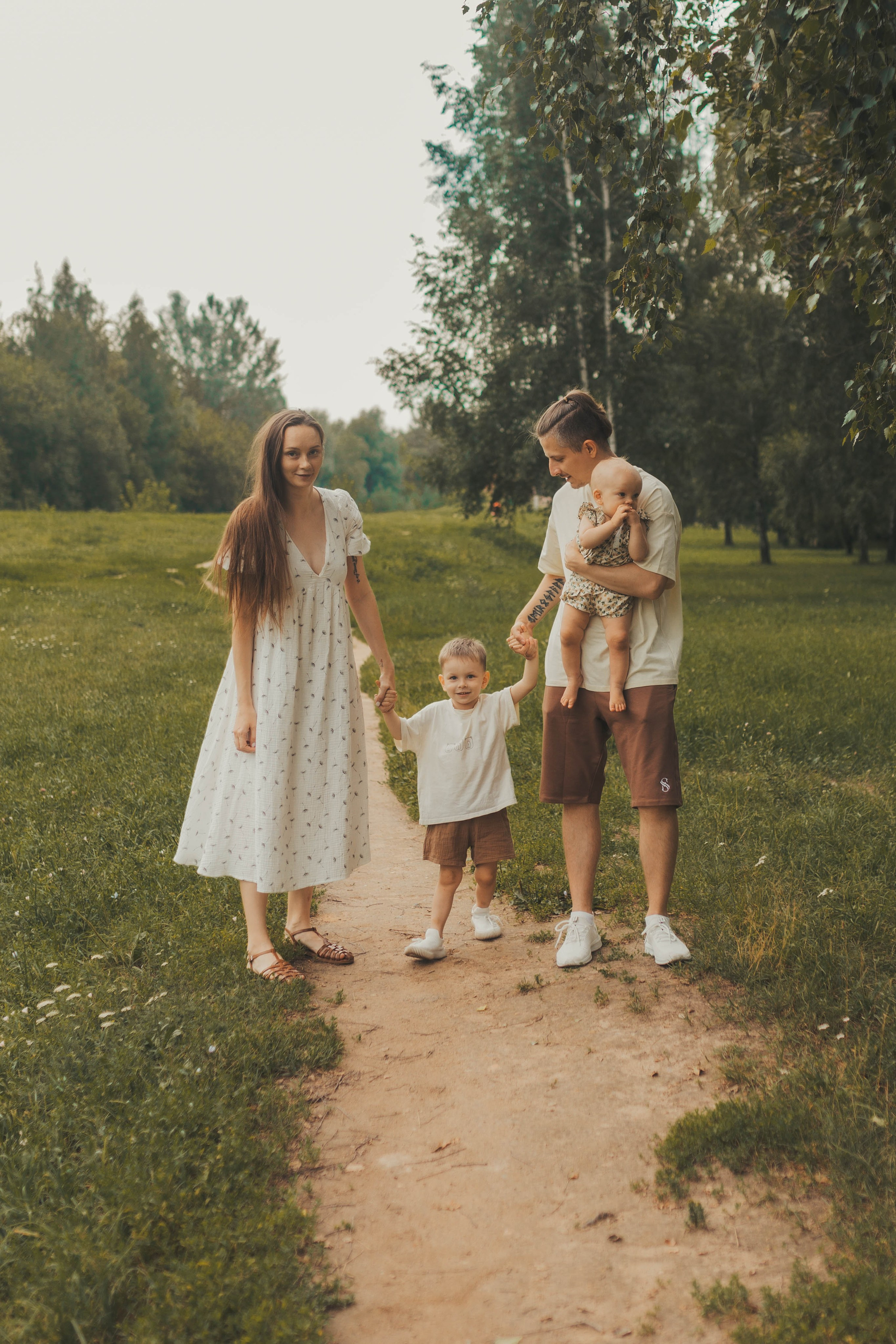 Лена с семьей. Семейный фотограф Алина Демидова. Королев