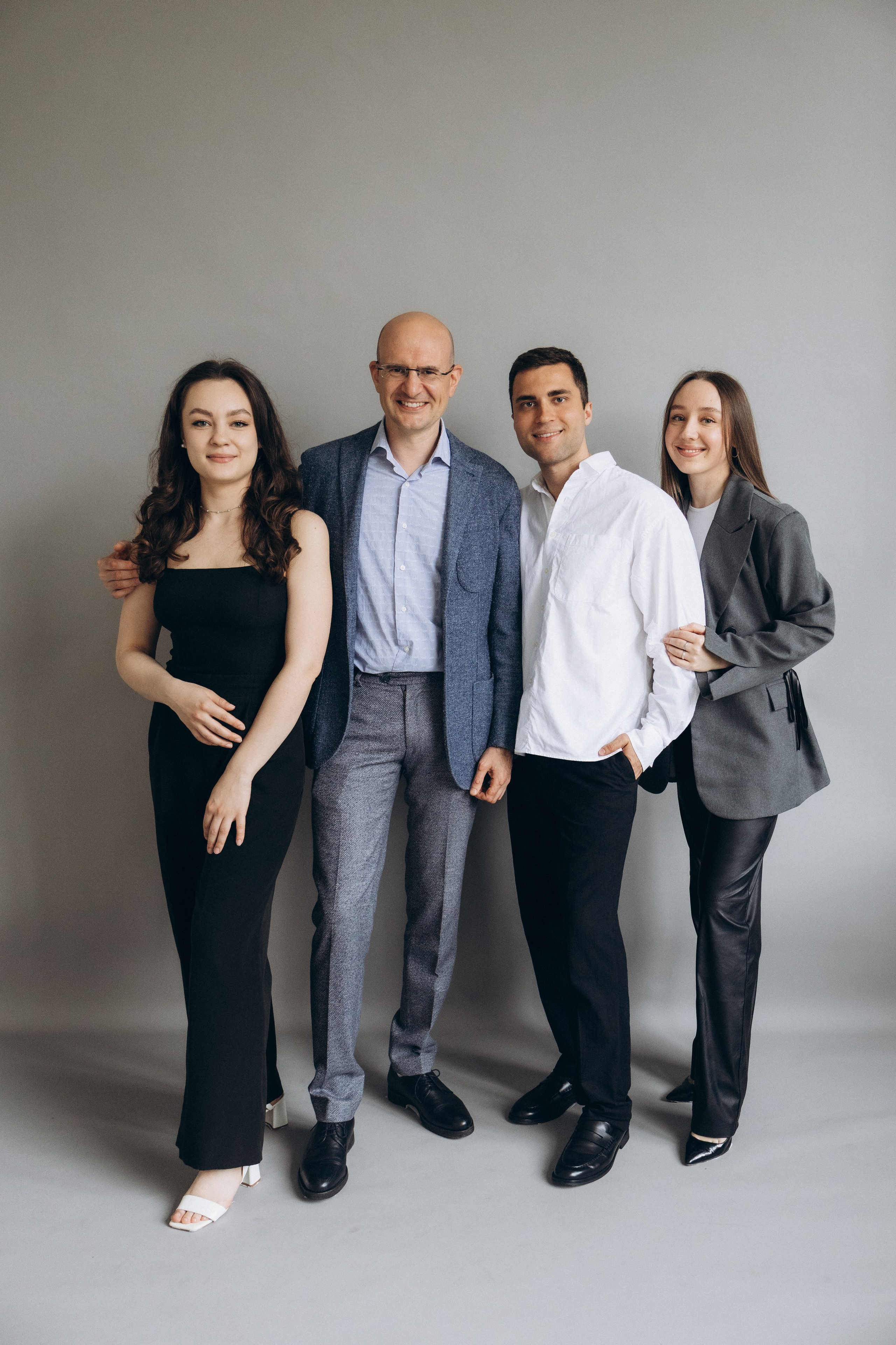 Фотосессия стоматологов в студии. Фотограф Артем Бросов в Санкт-Петербурге и Дубае