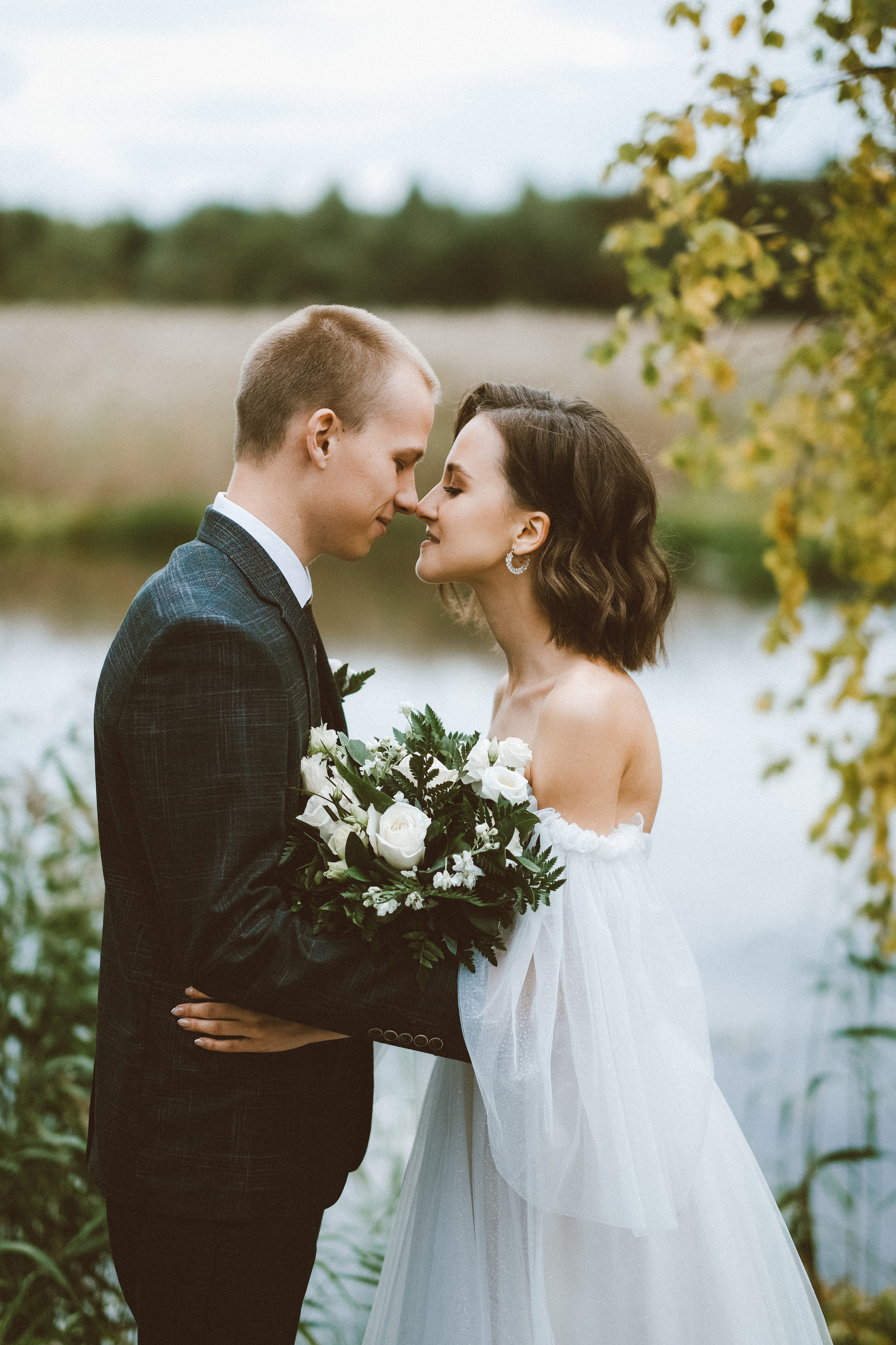Свадебная фотосессия в Архангельске и Северодвинске. Идеи для фотосессии влюбленных летом. Молодожены Архангельска. Молодая пара жених и невеста. Свадебные фотосессии. Идеи. Wedding photosession. Ягры Северодвинск