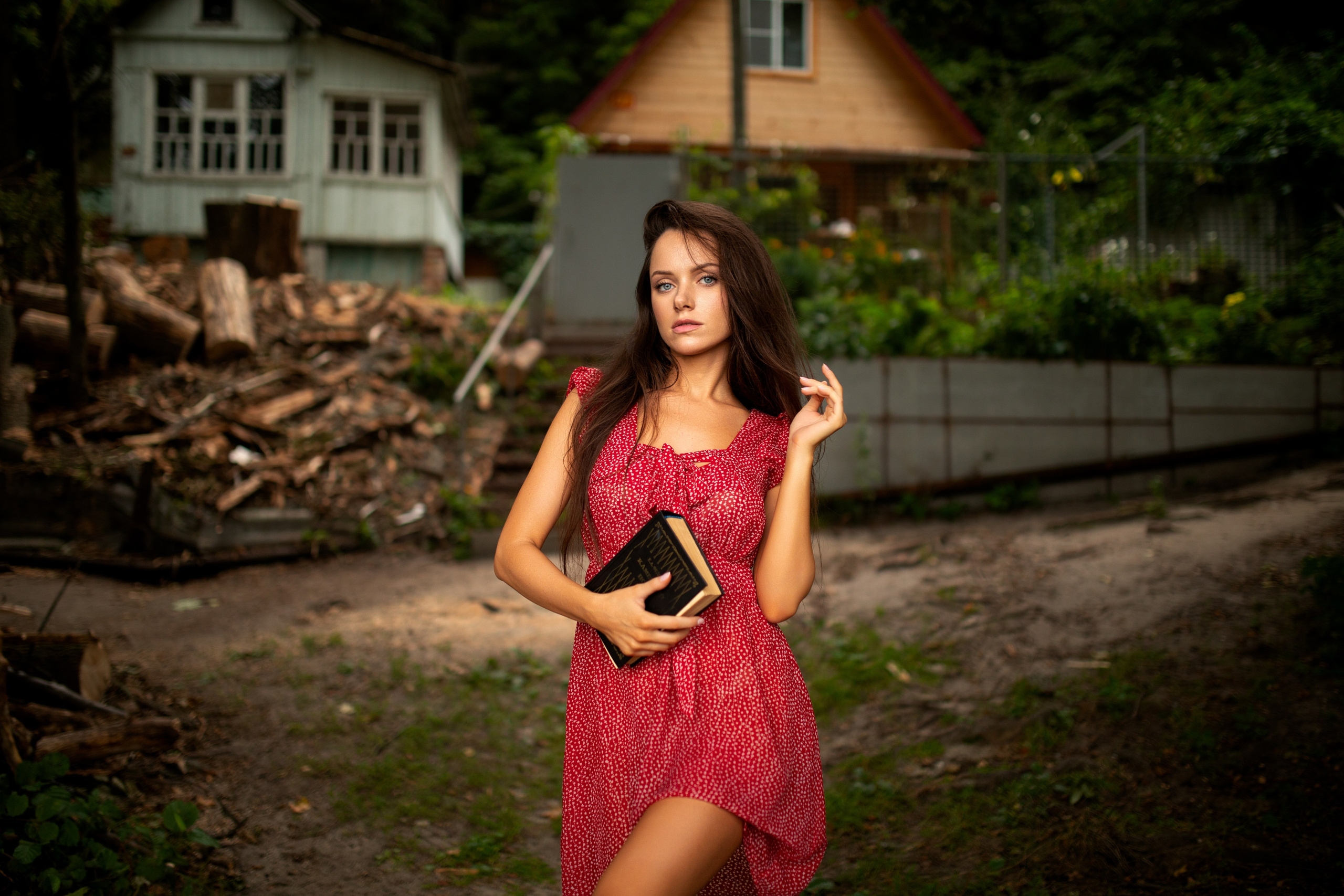 Съемка с Екатериной на рассвете на берегу реки