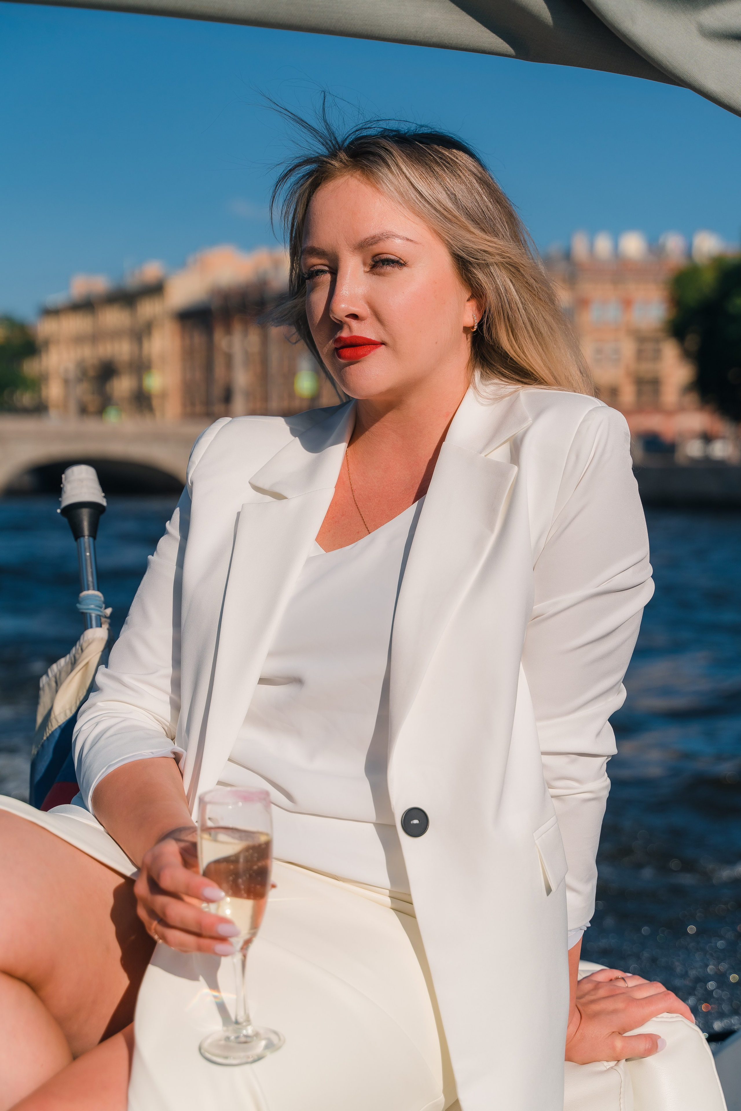 Фотосъемка девичника, встреча девушек, веселые женские портреты