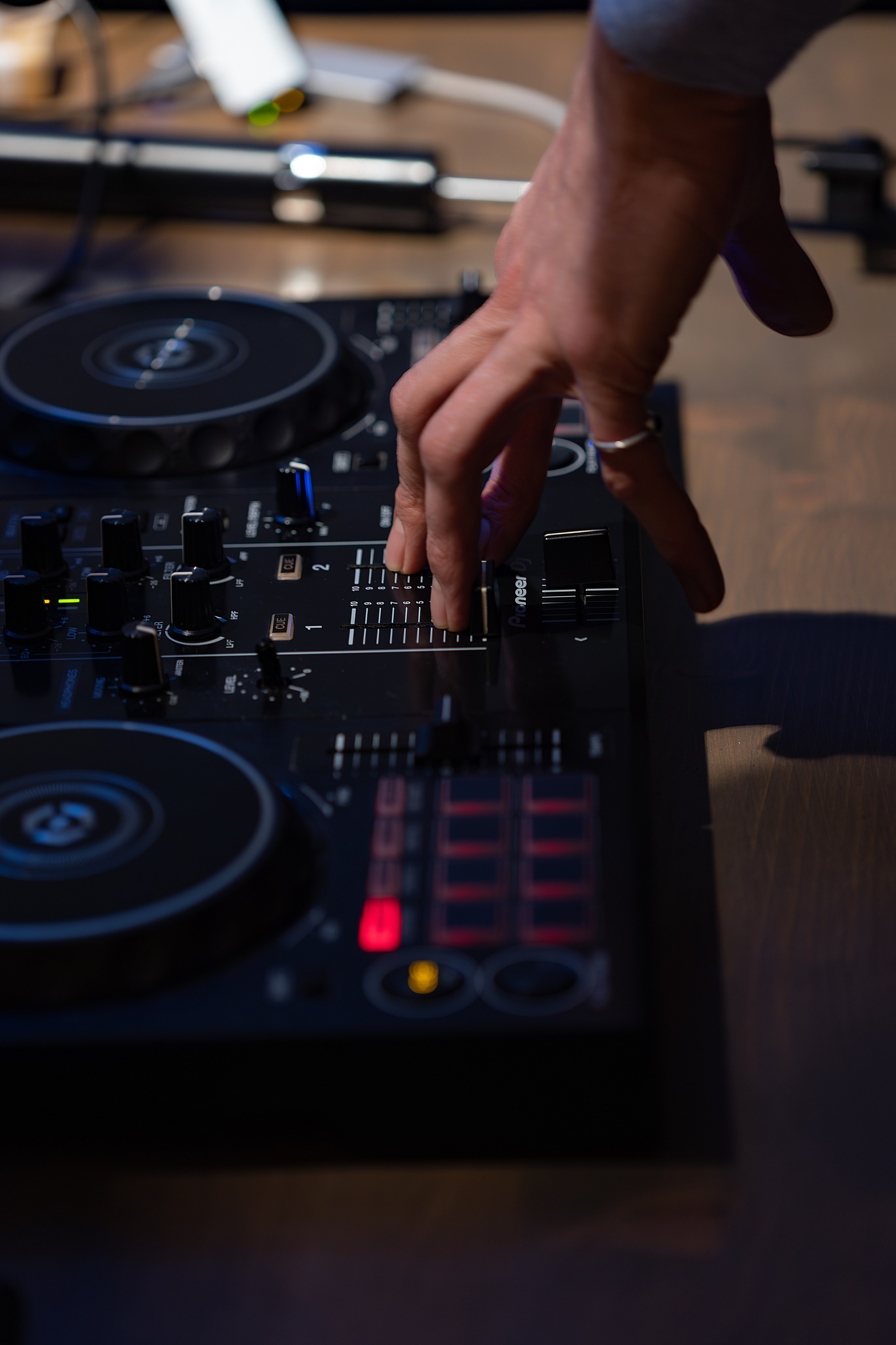 Поэтический вечер «Голоса» | Санкт-Петербург, 2026. Репортажный фотограф