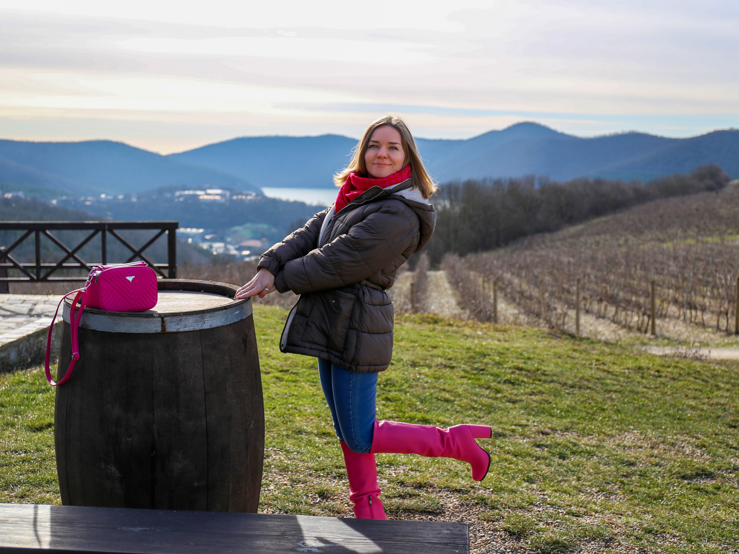 Зимняя фотосессия в Абрау-Дюрсо. Семейный и детский фотограф Екатерина Черняева. Снимаю портреты, love story, фотопрогулки, работаю на улице, в кафе, студии, дома у клиента