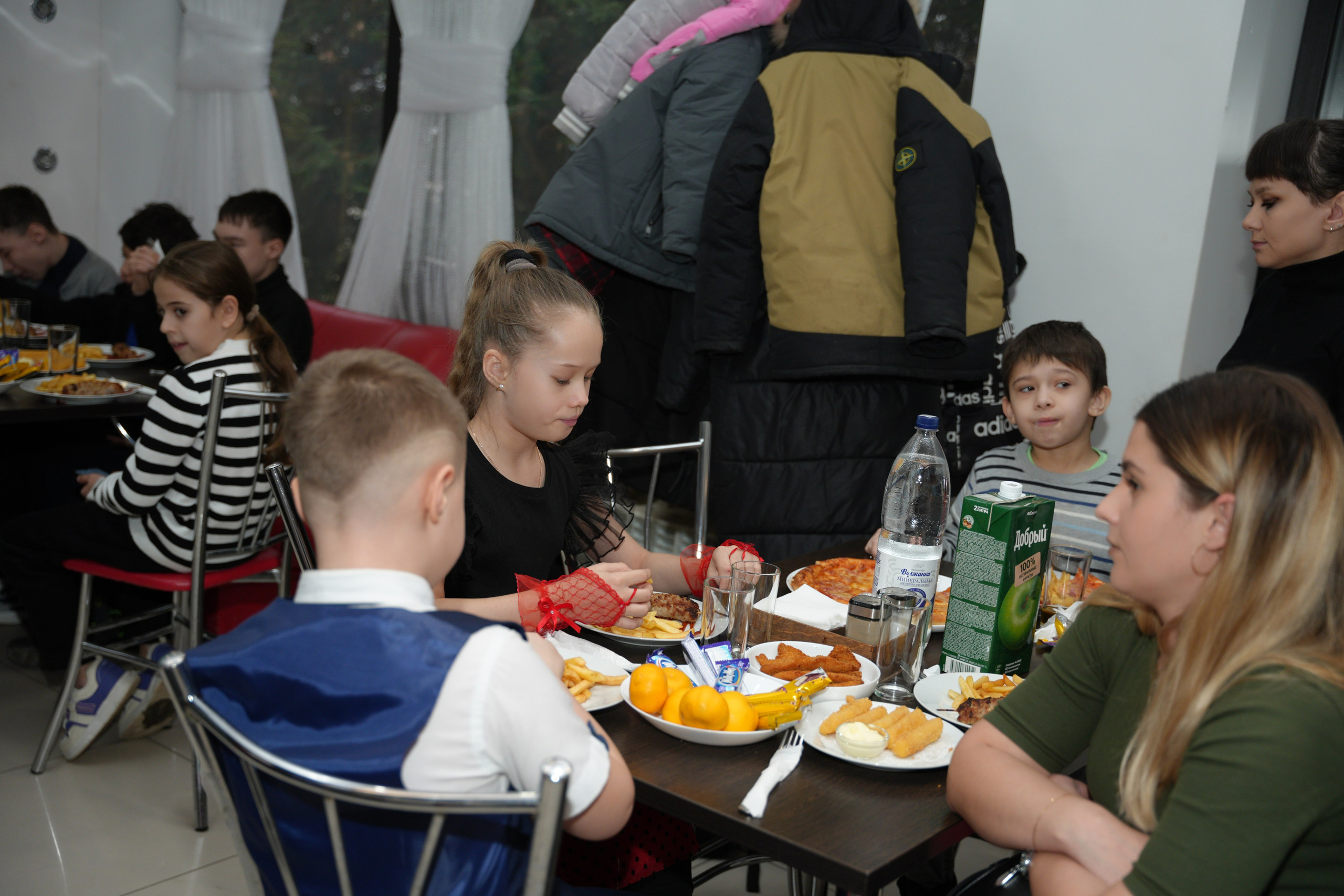 Социально —благотворительная акция «Ты в этом мире не один», посвященная Международному дню инвалидов. ВЫПУСКНЫЕ АЛЬБОМЫ, Школьный фотограф, семейный и свадебный в Саратове и области Ольга Плаксина