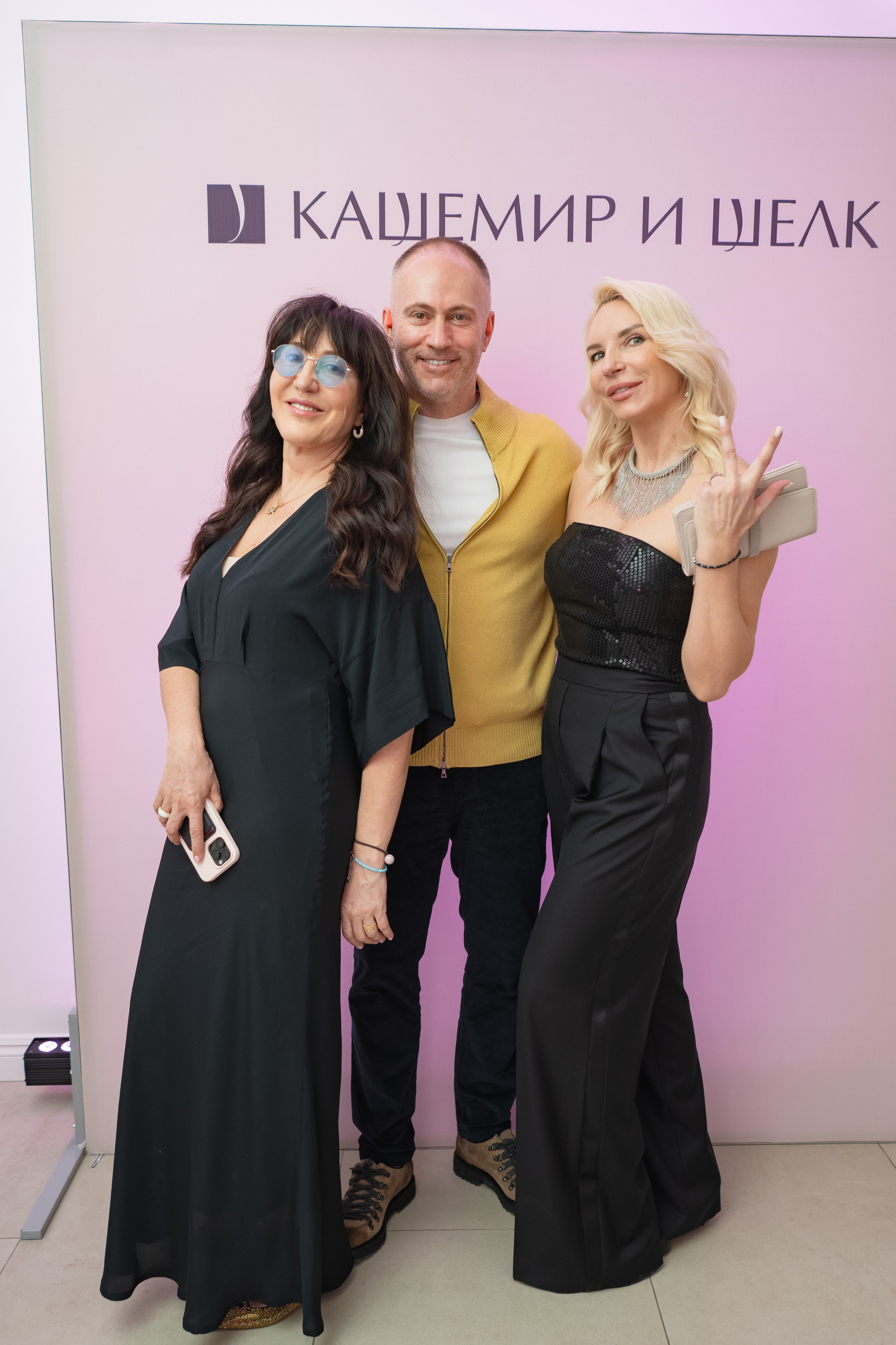 Модельный показ. Занимаюсь профессиональной фотографией и живу рядом с Байкалом. Работаю в разных жанрах