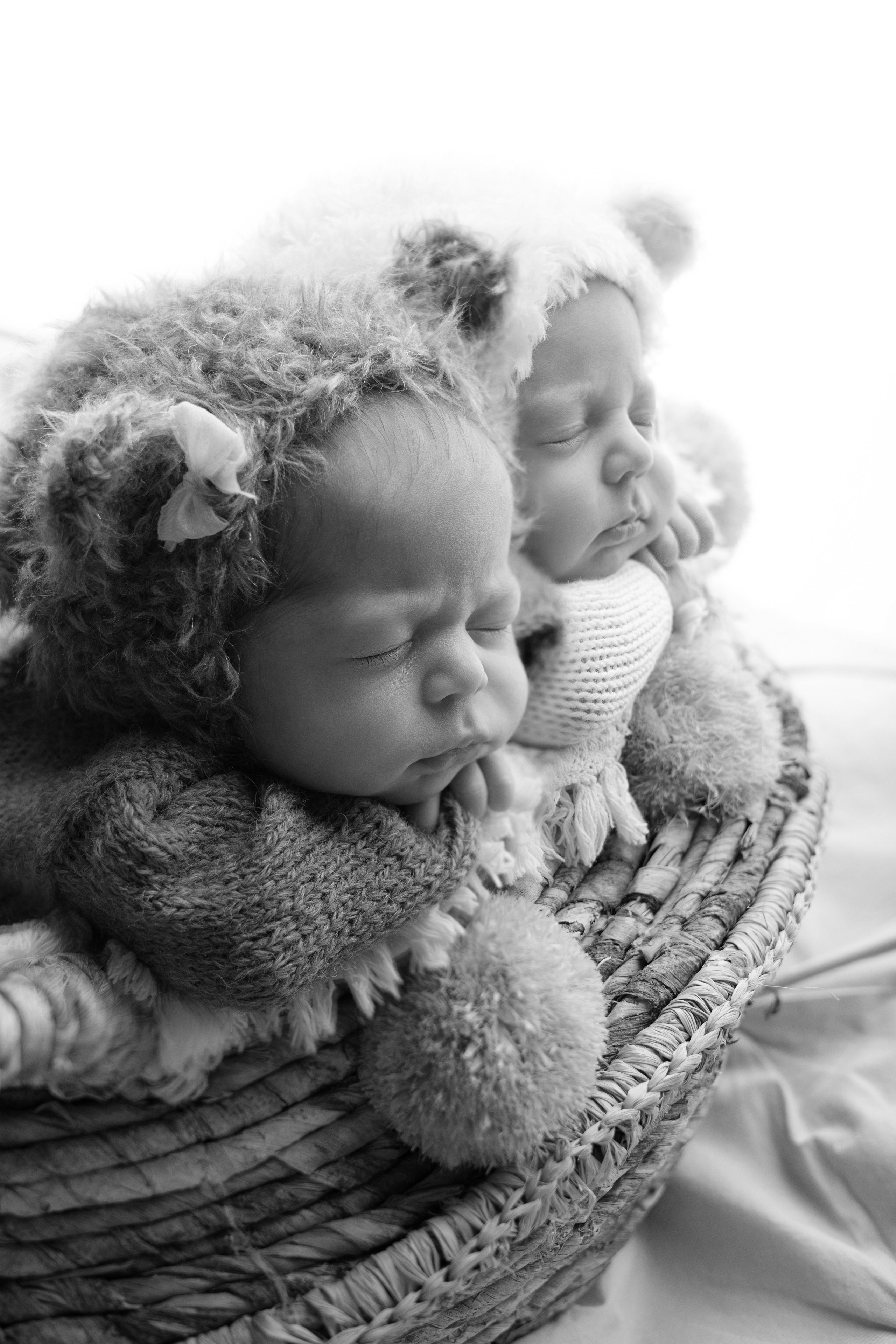 Злата и Ева. Лилия Алтухова — фотограф новорожденных в Москве и области