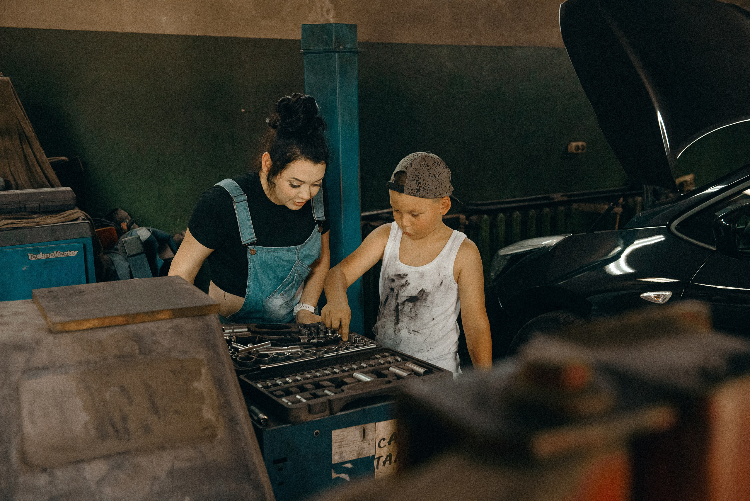 Гараж. Римма Гусакова. Выпускные фотокниги. Детские и семейные фотосессии